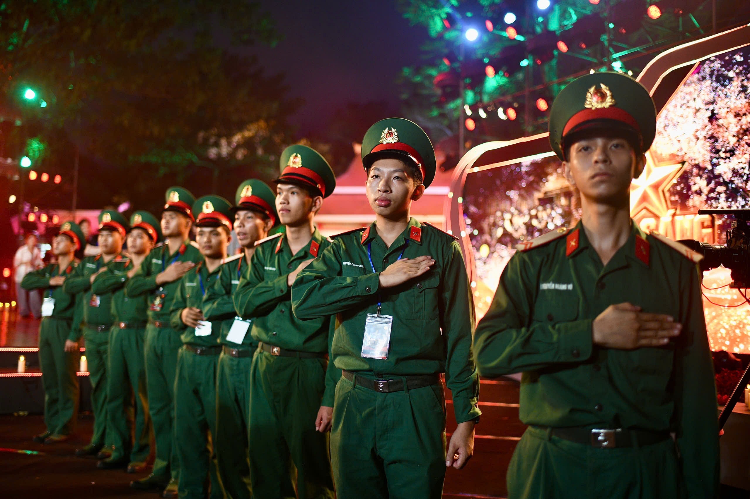 l&ecirc; thị ri&ecirc;ng  ảnh 10