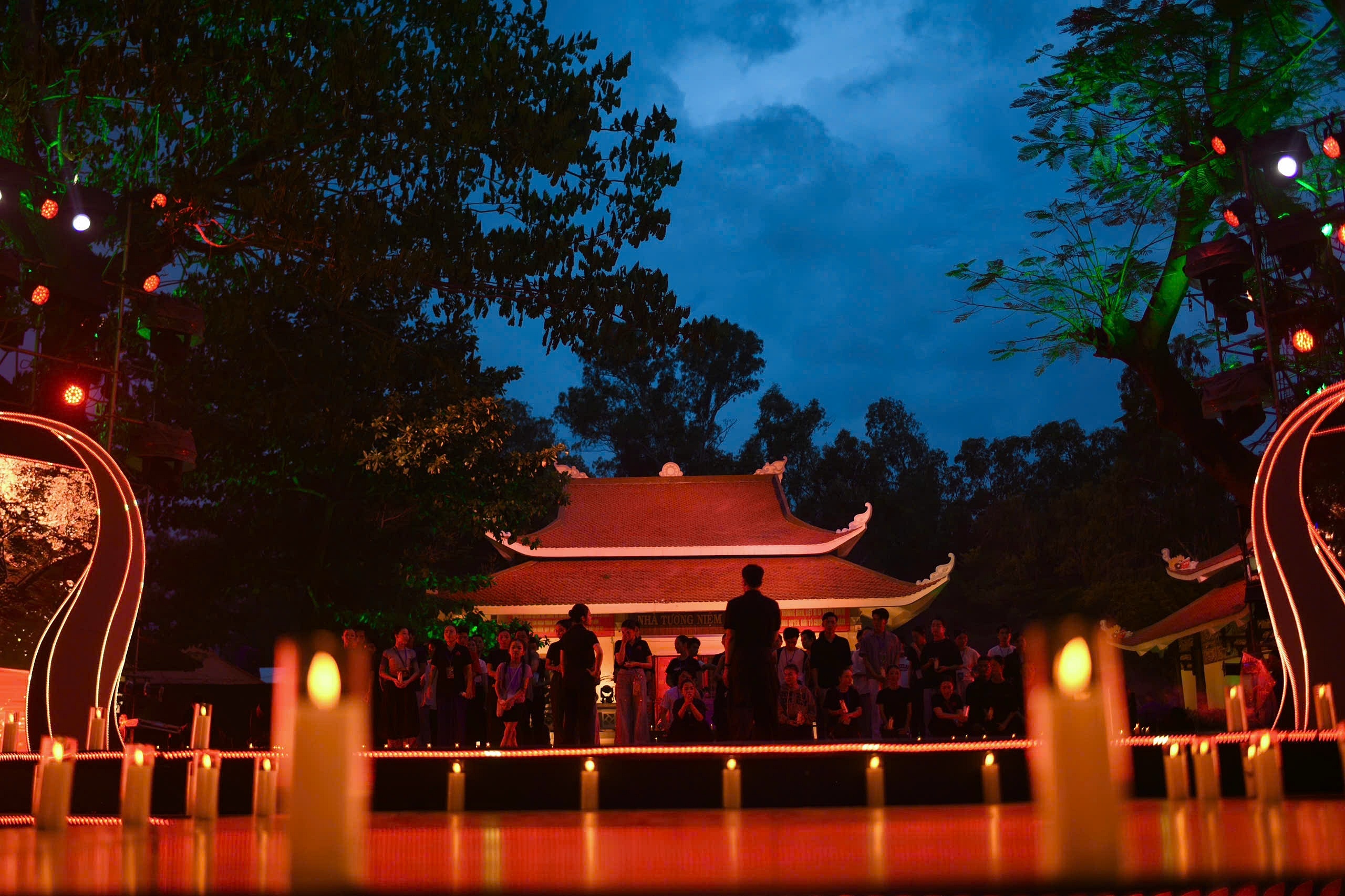 l&ecirc; thị ri&ecirc;ng  ảnh 1