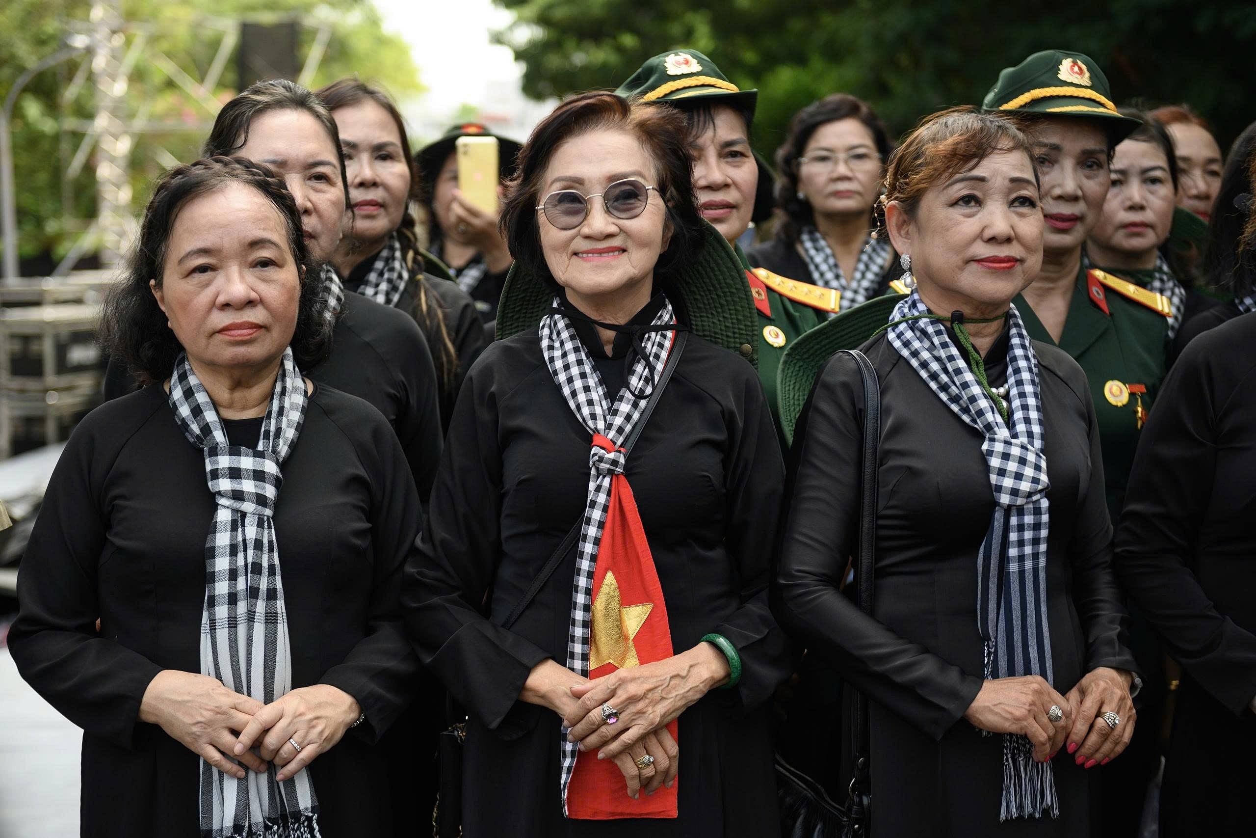 l&ecirc; thị ri&ecirc;ng  ảnh 15