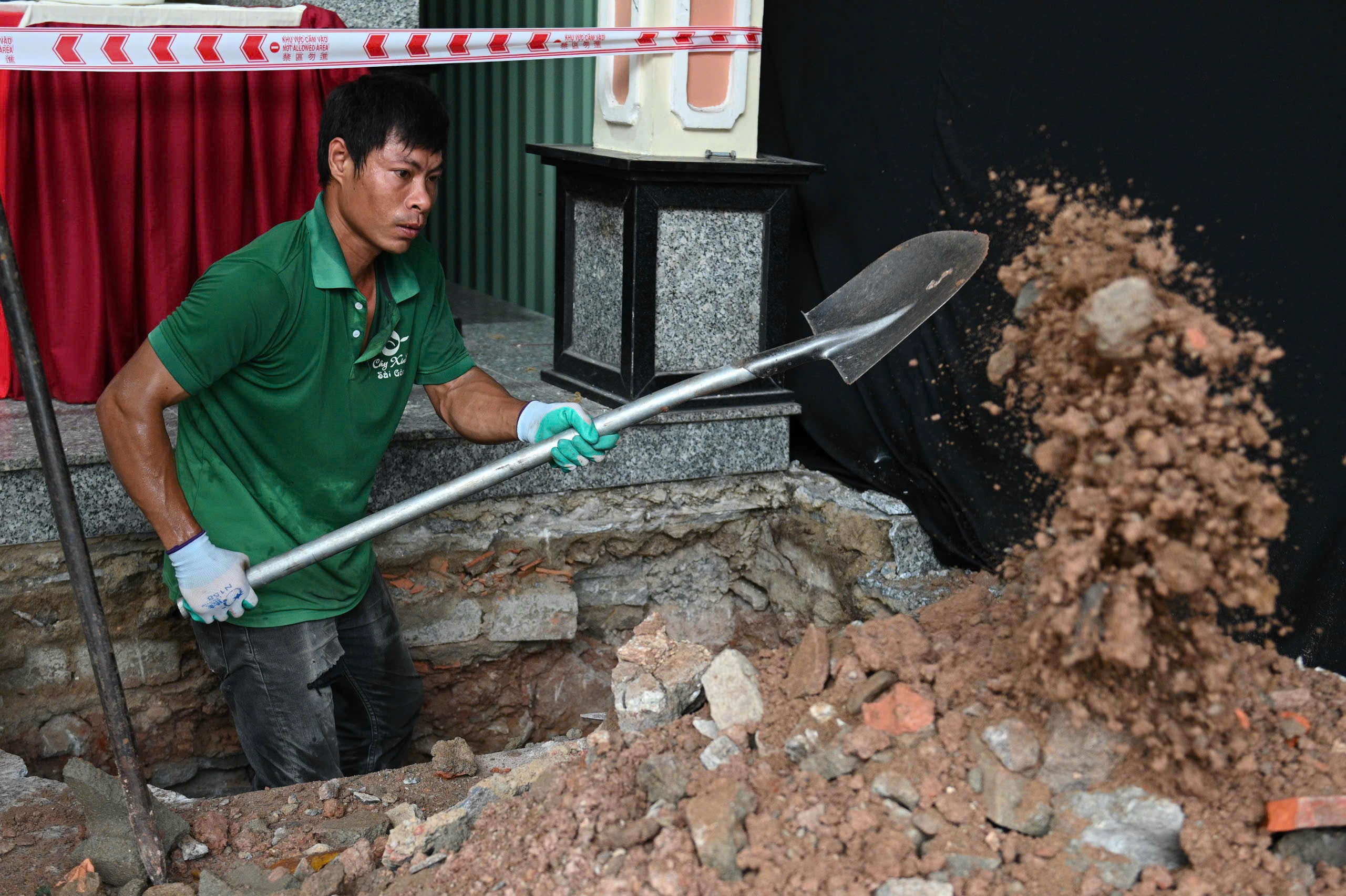  L&ecirc; Thị Ri&ecirc;ng ảnh 2