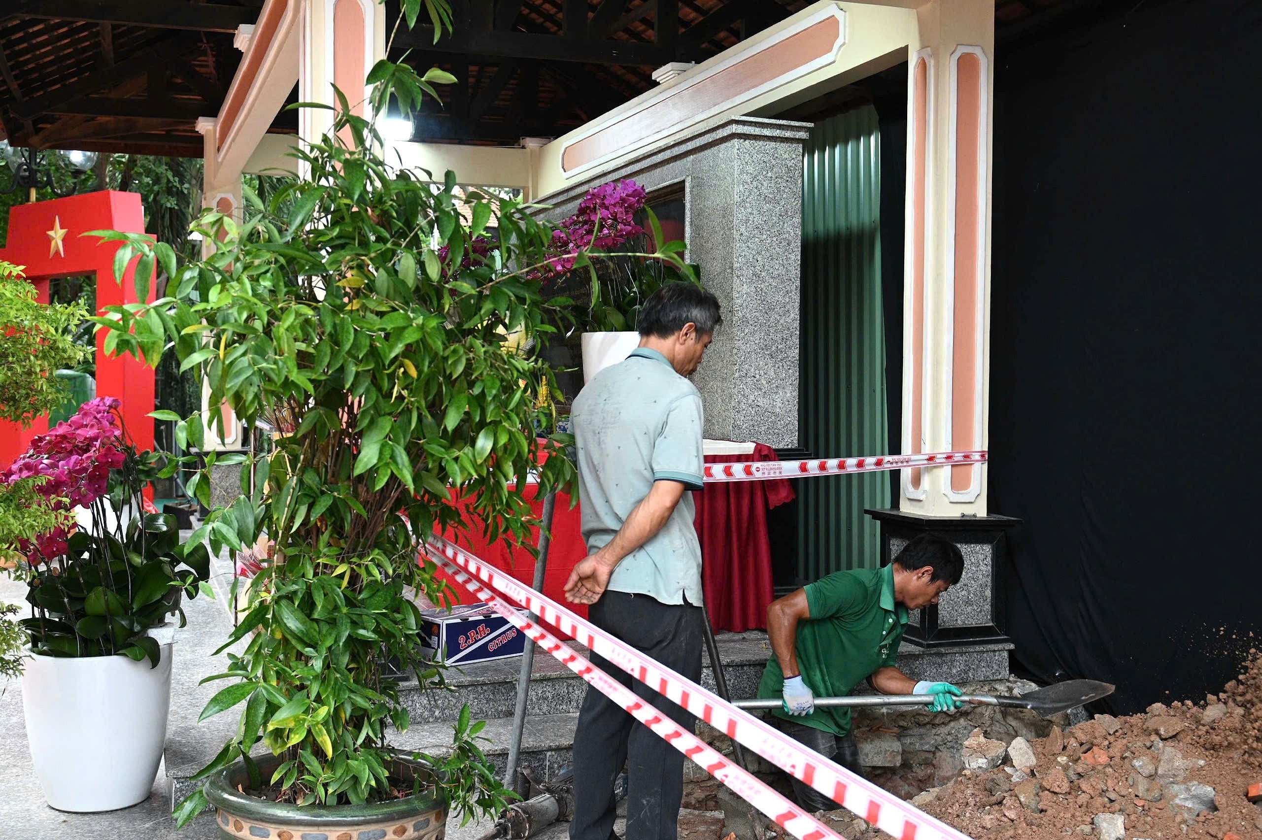  L&ecirc; Thị Ri&ecirc;ng ảnh 2