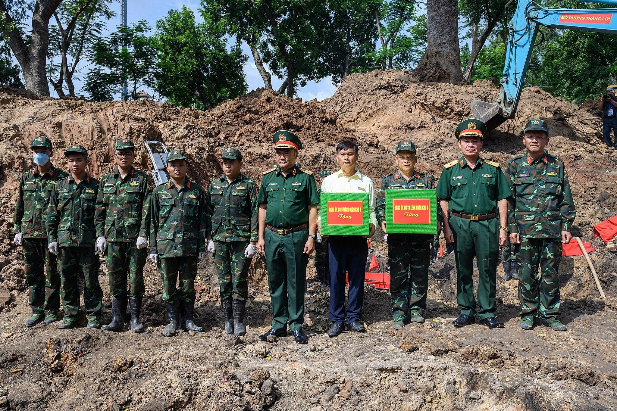 L&ecirc; Thị Ri&ecirc;ng ảnh 4