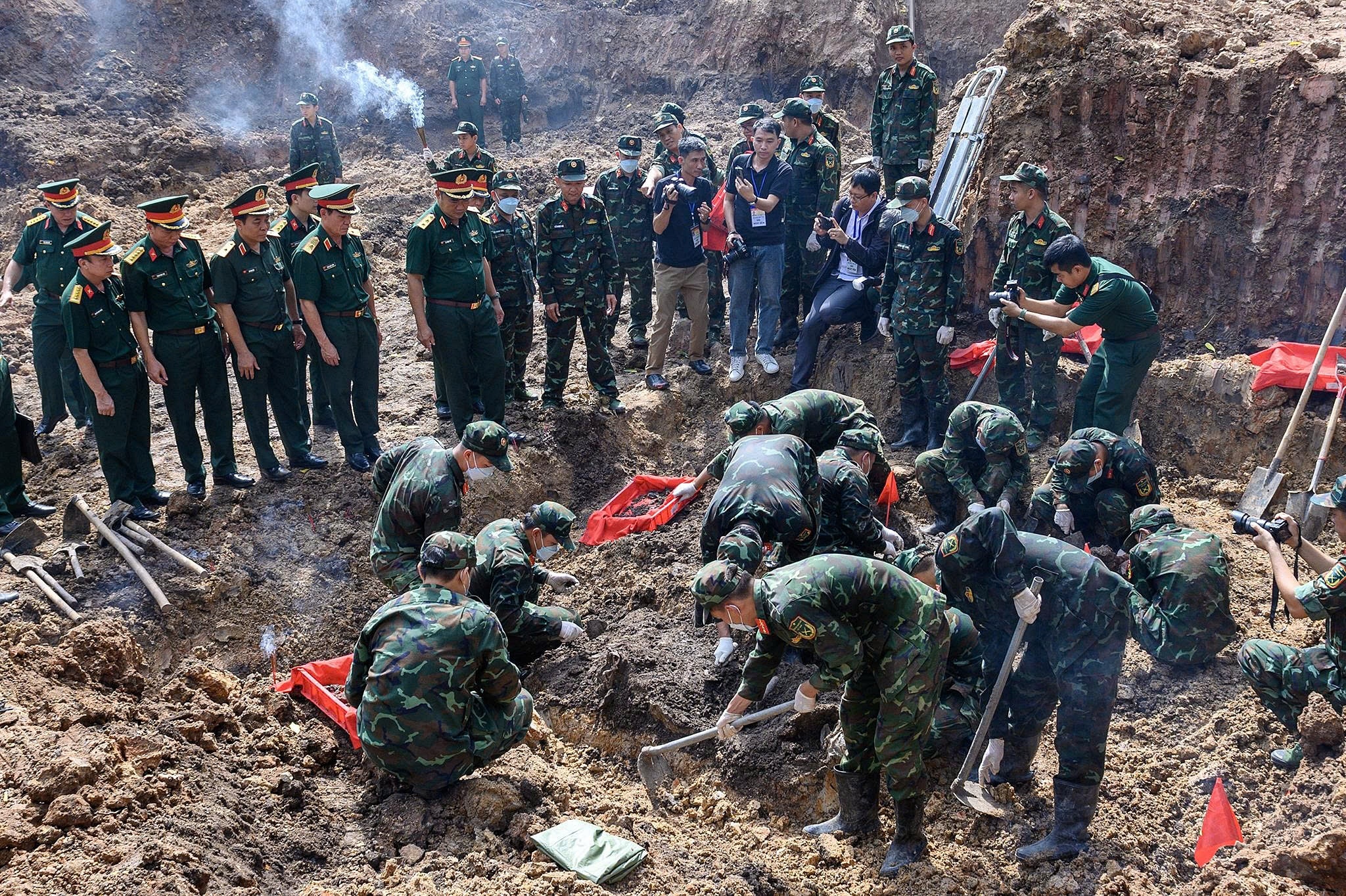 L&ecirc; Thị Ri&ecirc;ng ảnh 2