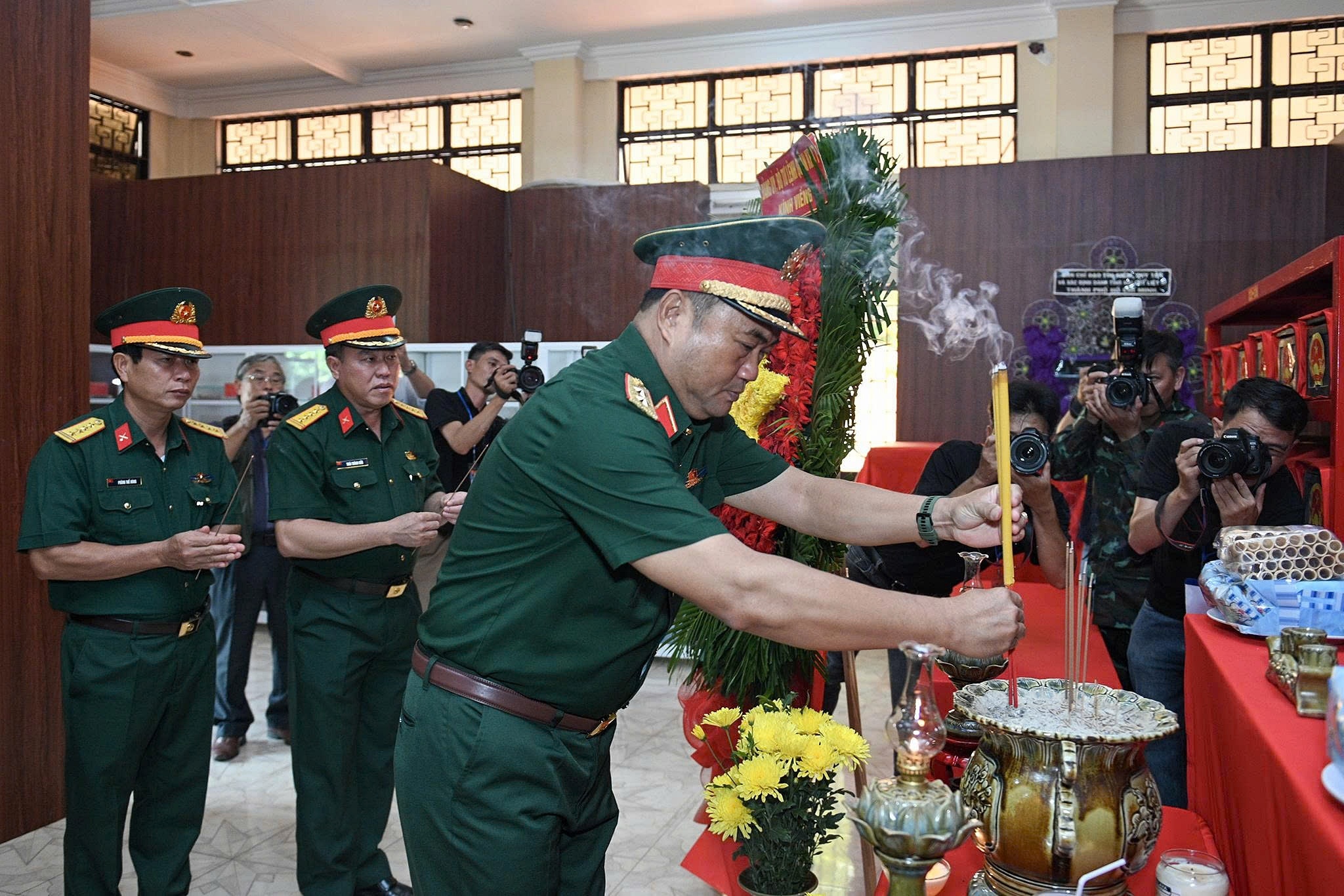 L&ecirc; Thị Ri&ecirc;ng ảnh 1