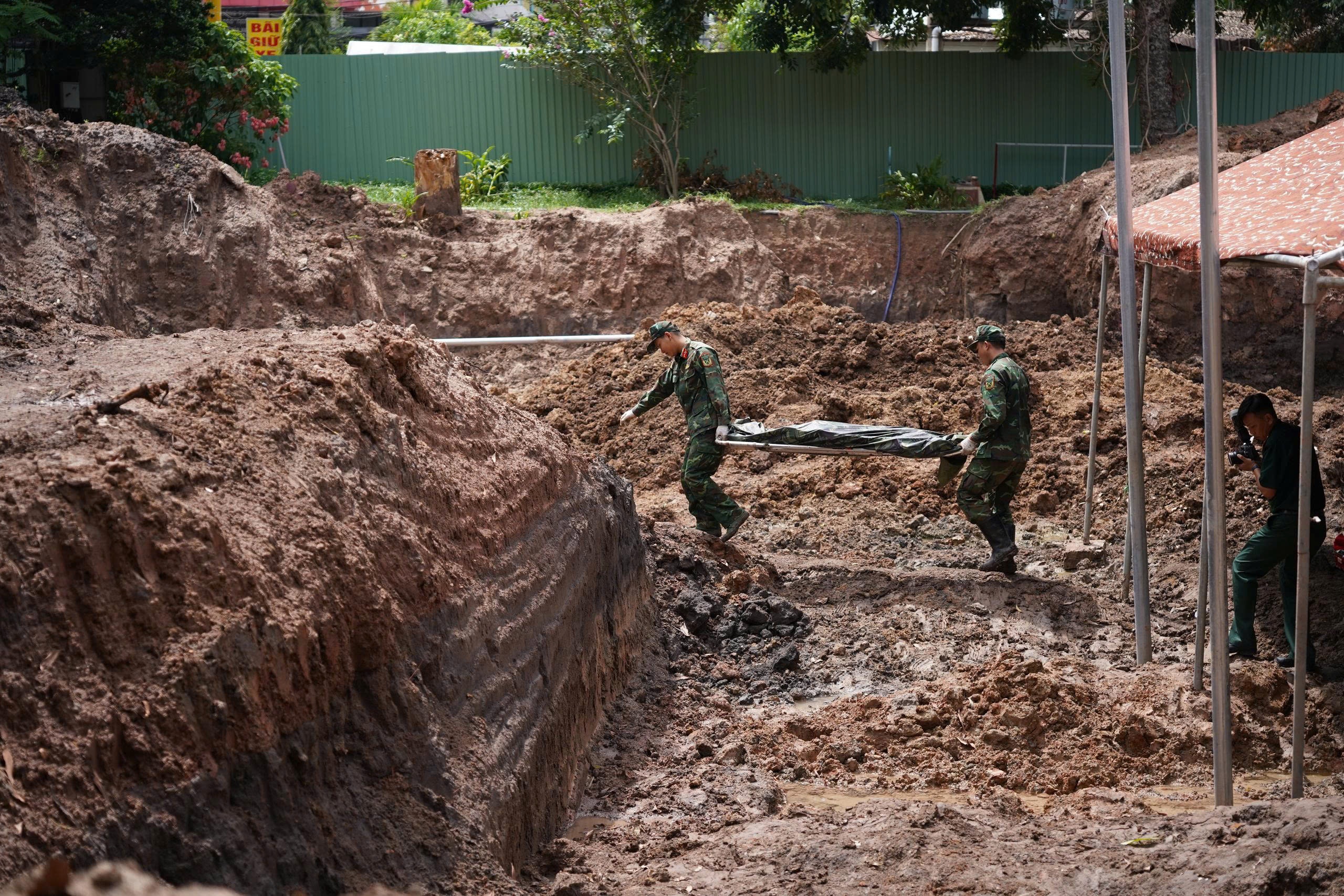 L&ecirc; Thị Ri&ecirc;ng  ảnh 1