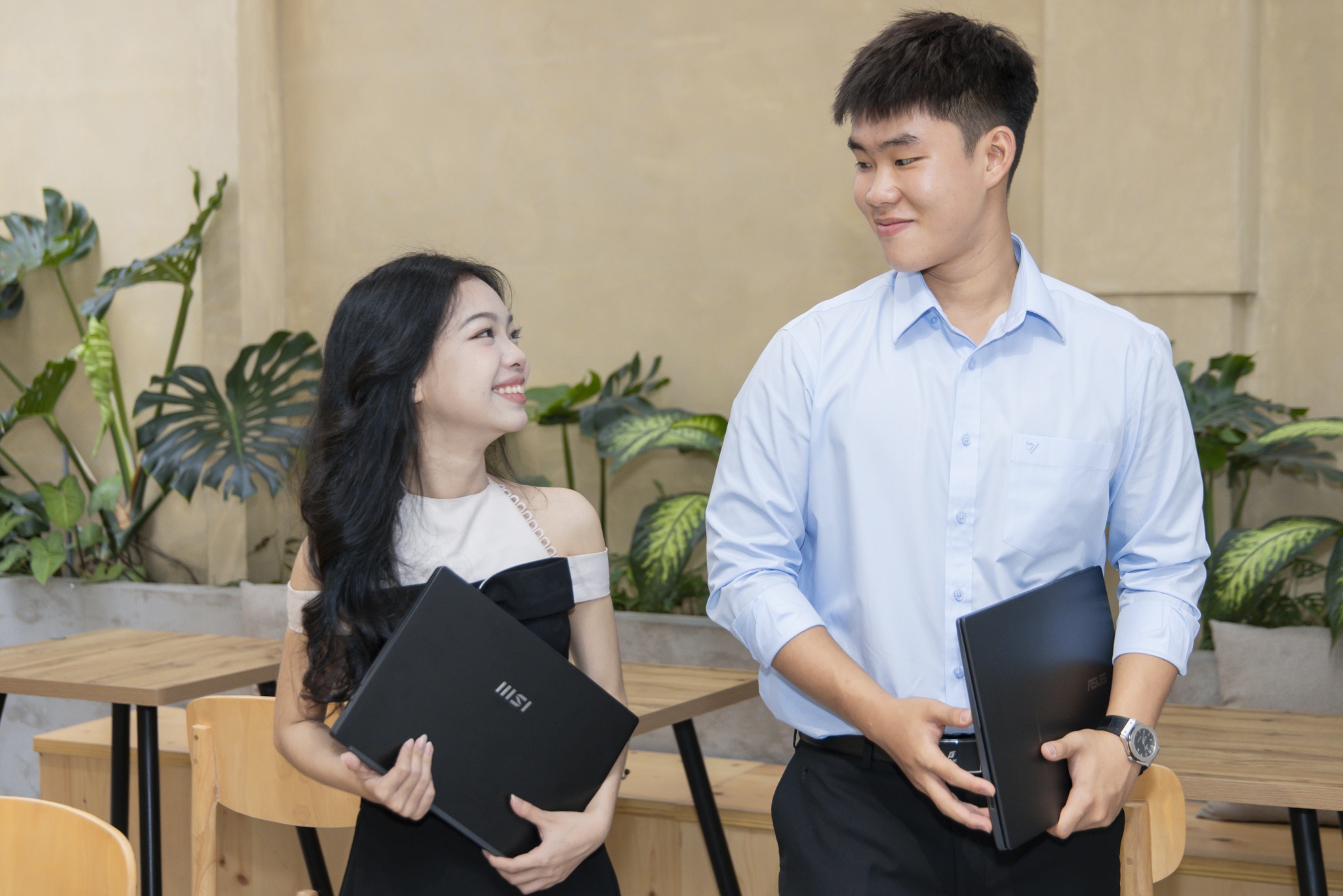 Hành động khiến bạn lập tức có sức hút trong mắt người đối diện
