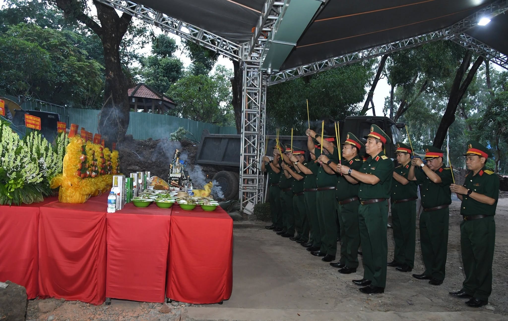 L&ecirc; Thị Ri&ecirc;ng ảnh 2