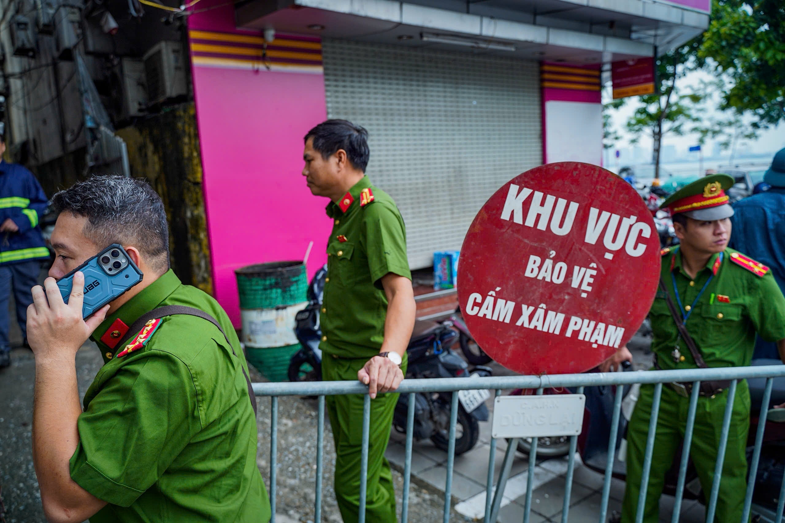 Hiện trường vụ ch&aacute;y ảnh 5