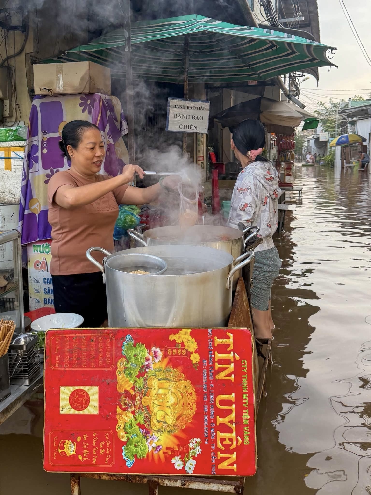 b&uacute;n ri&ecirc;u ảnh 1