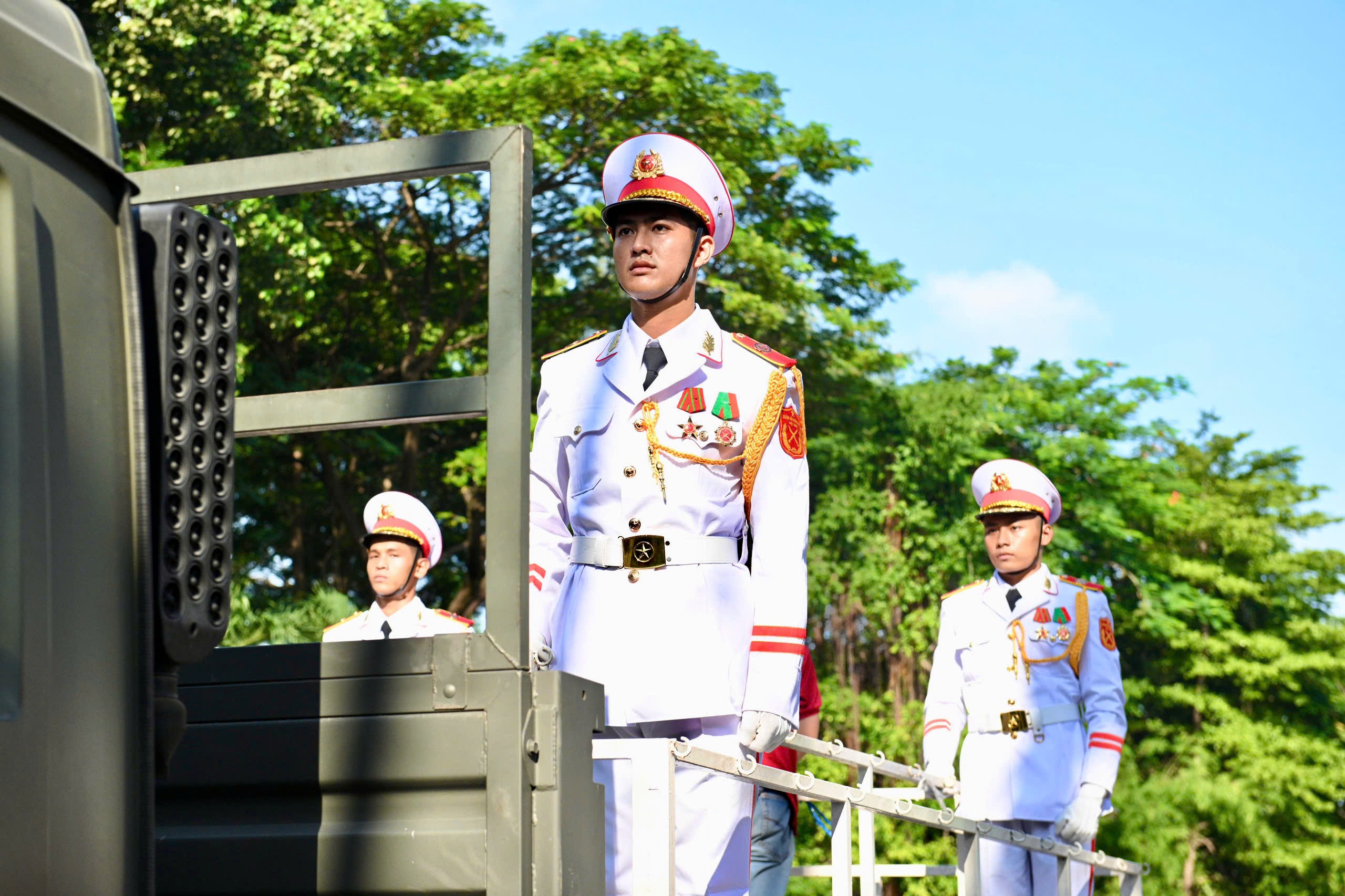 L&ecirc; Thị Ri&ecirc;ng ảnh 12