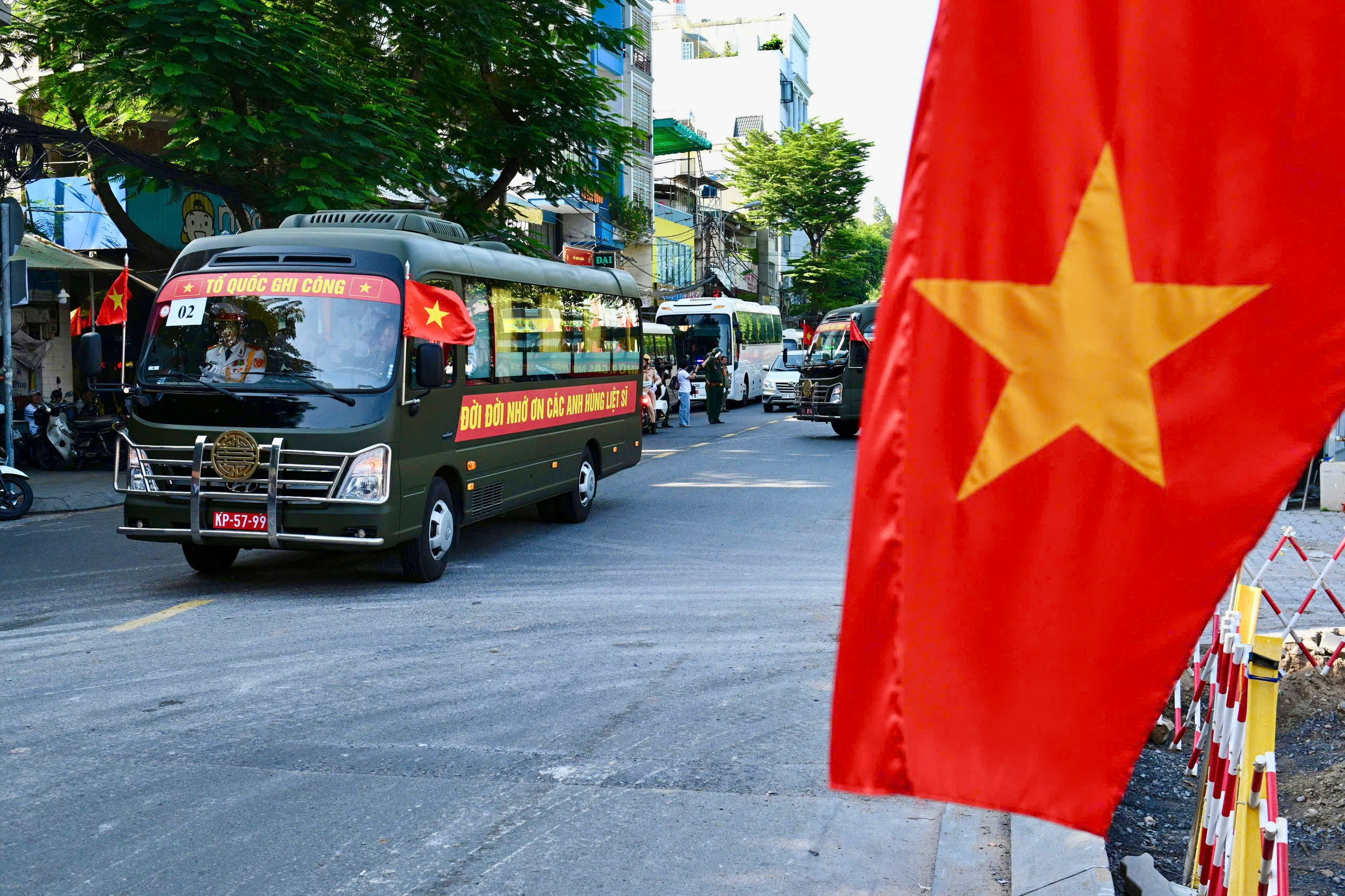 L&ecirc; Thị Ri&ecirc;ng ảnh 13