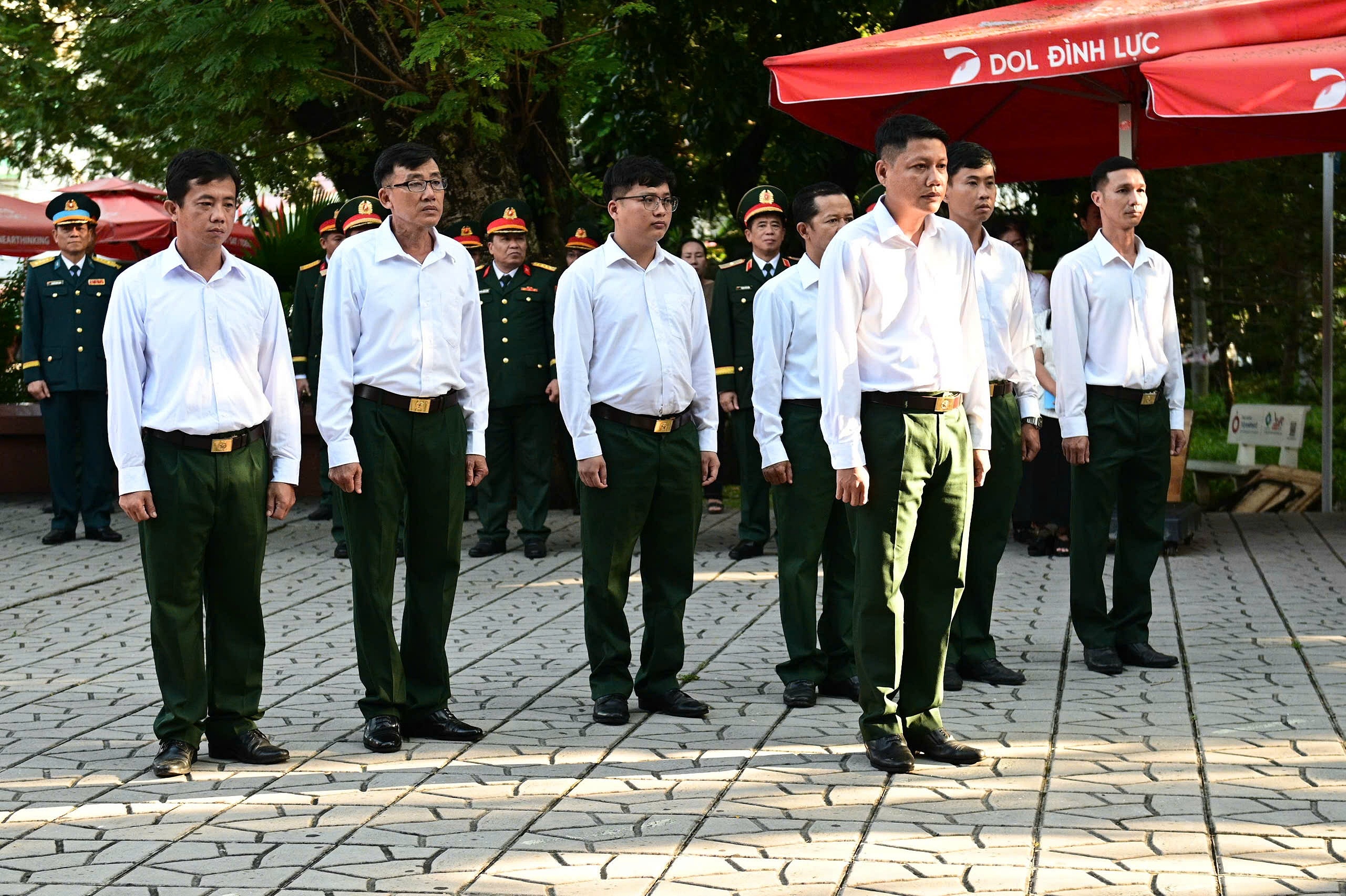 L&ecirc; Thị Ri&ecirc;ng ảnh 5