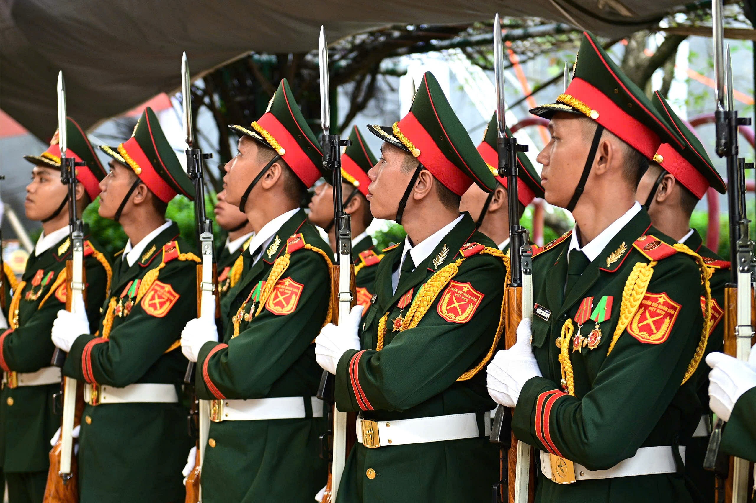 L&ecirc; Thị Ri&ecirc;ng ảnh 4