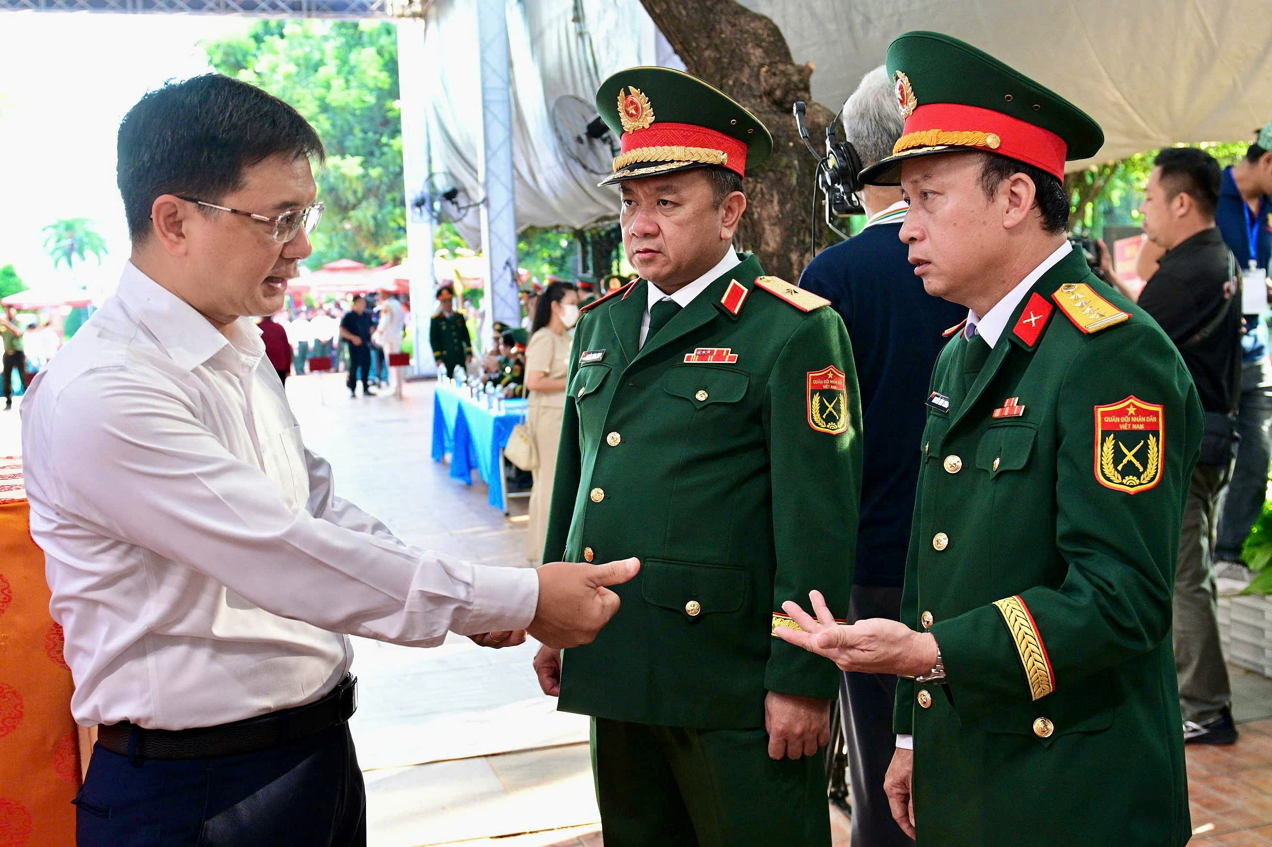 L&ecirc; Thị Ri&ecirc;ng ảnh 3