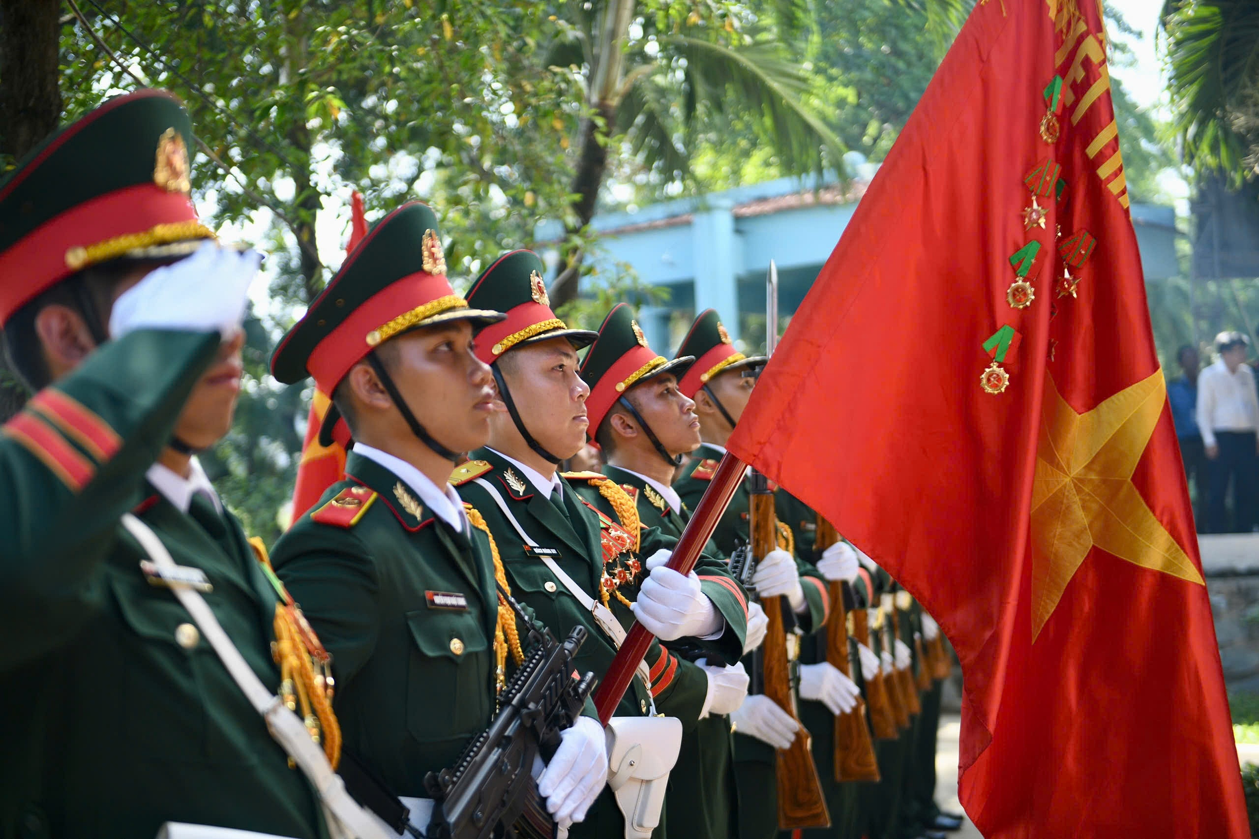 L&ecirc; Thị Ri&ecirc;ng ảnh 15