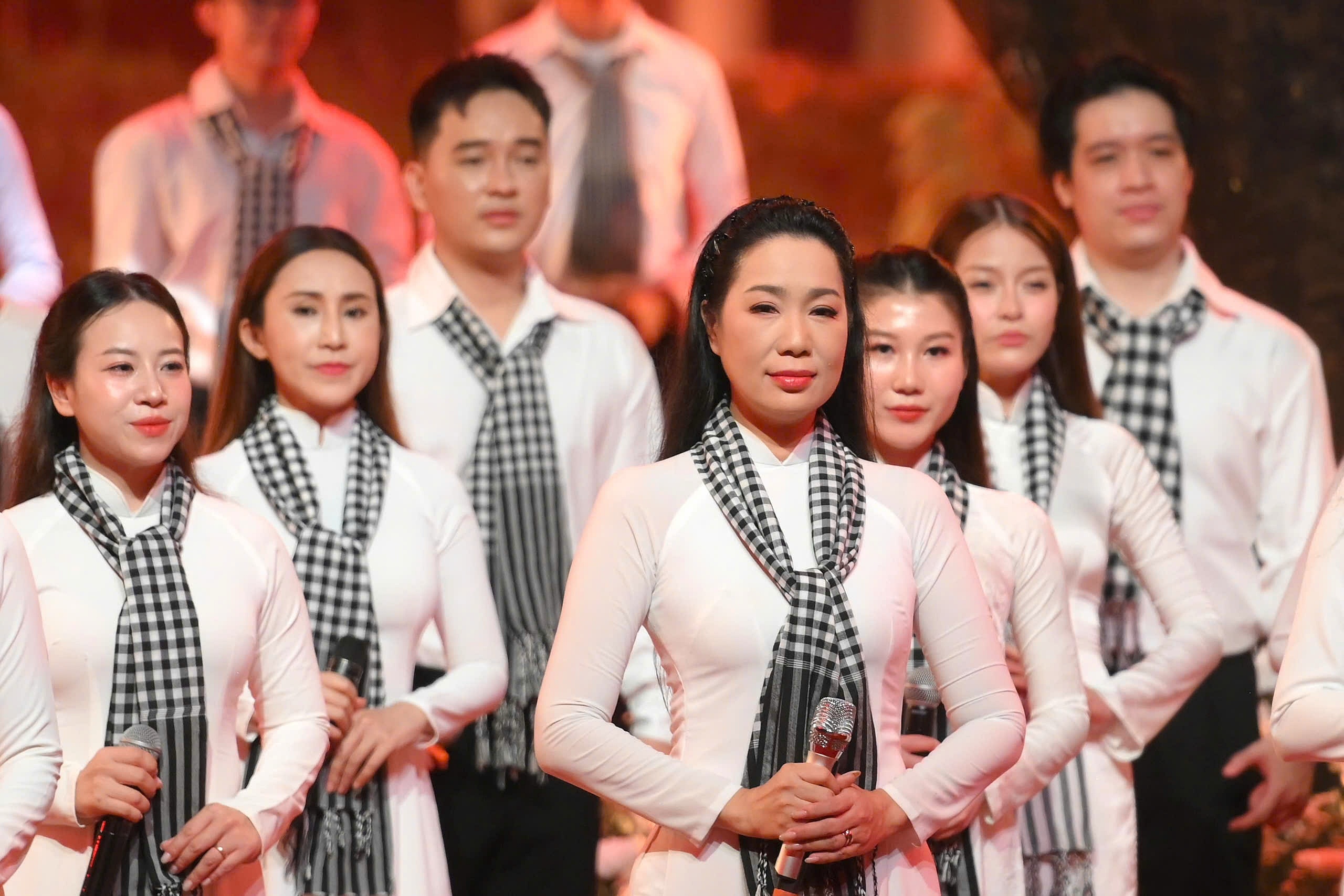 Lê Thị Riêng ảnh 12 Lê Thị Riêng ảnh 12