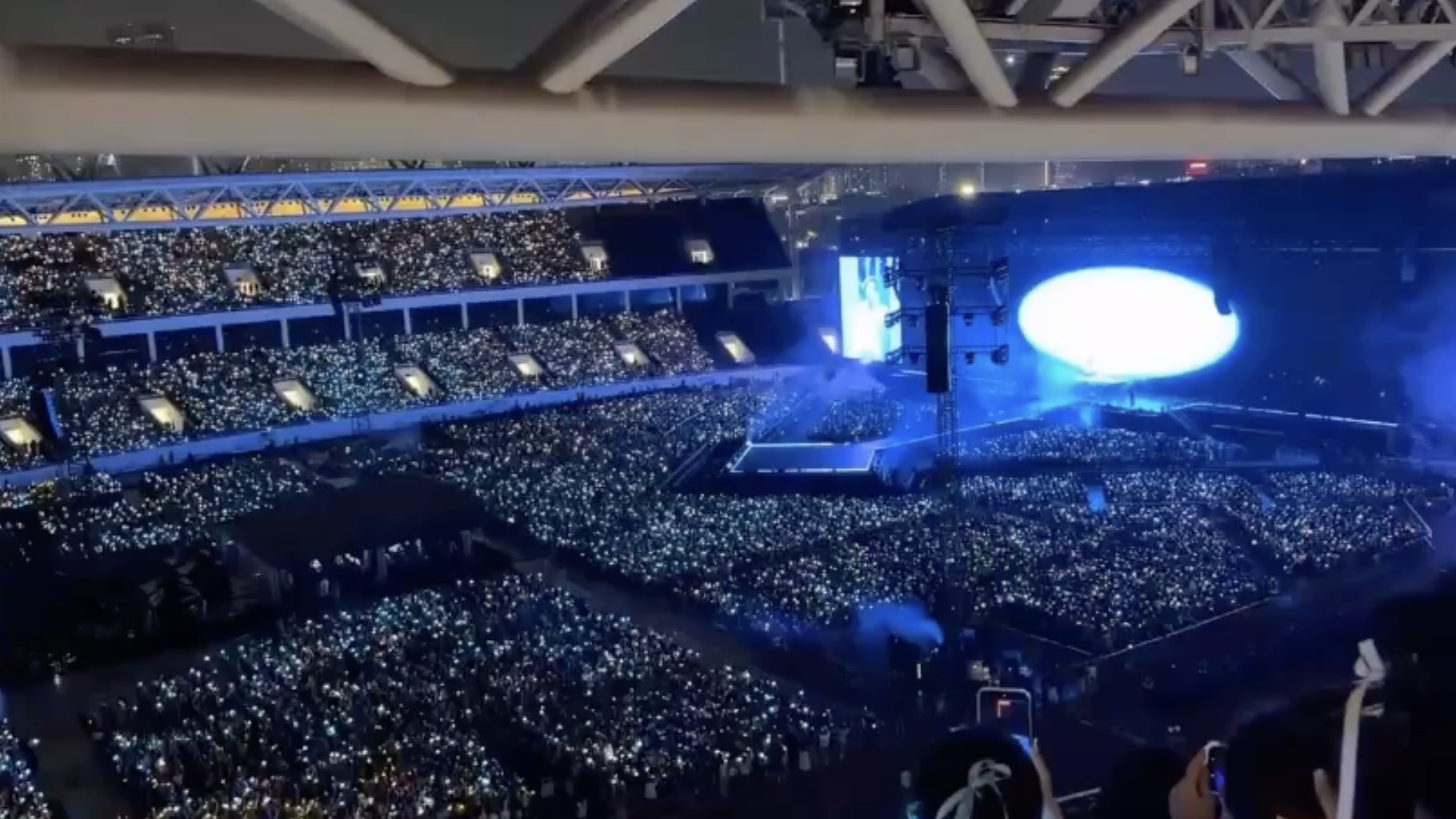 Màn hát đồng thanh của fan Việt gây chú ý sau concert BigBang