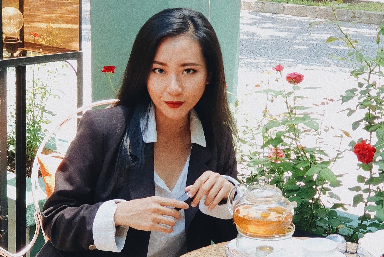 Hen ho online cung nguoi la nhung ngay TP.HCM gian cach xa hoi hinh anh