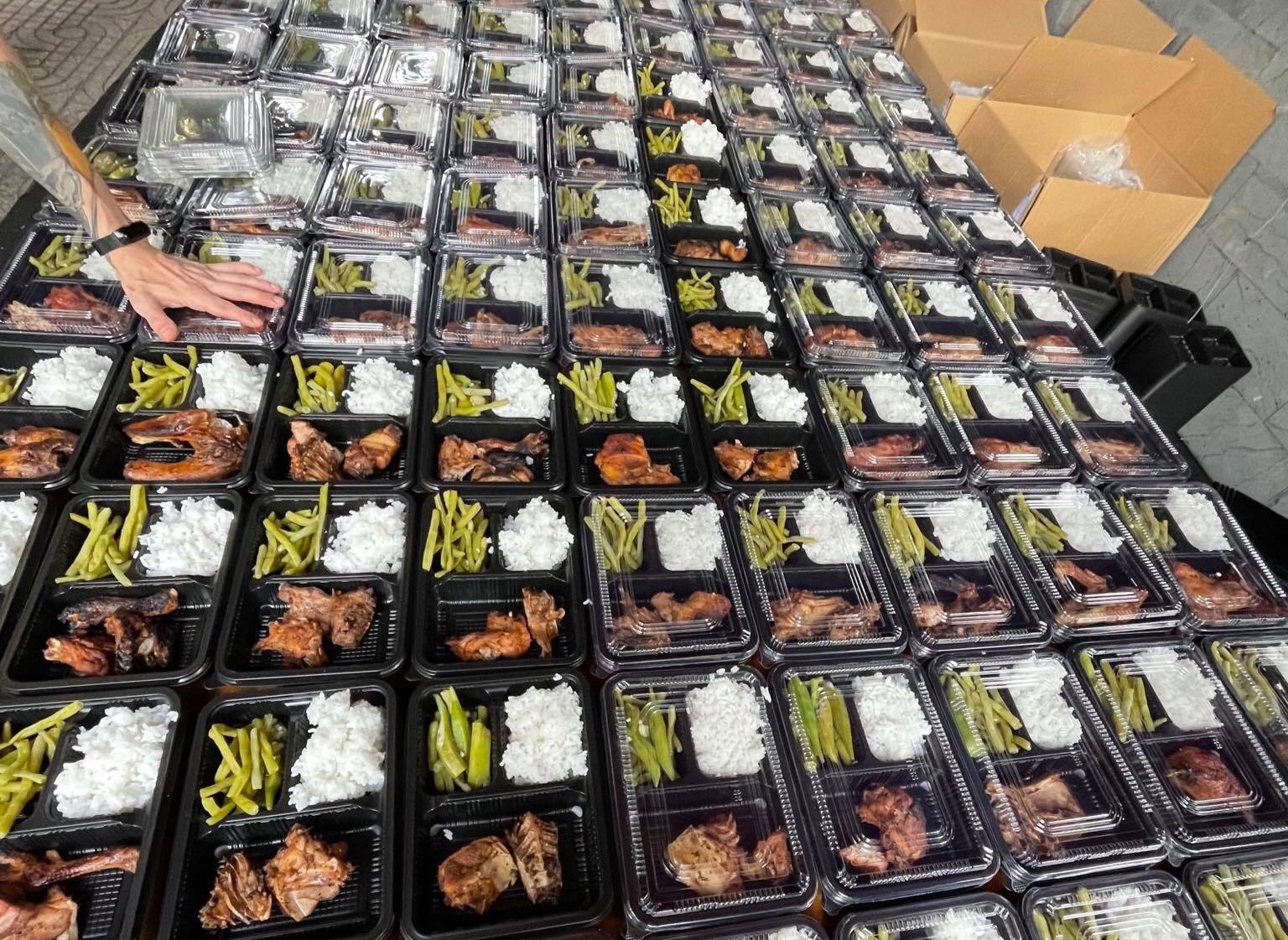 người nước ngoài tặng suất ăn ở thảo điền ảnh 6 nguoi nuoc ngoai tang suat an o thao dien anh 6