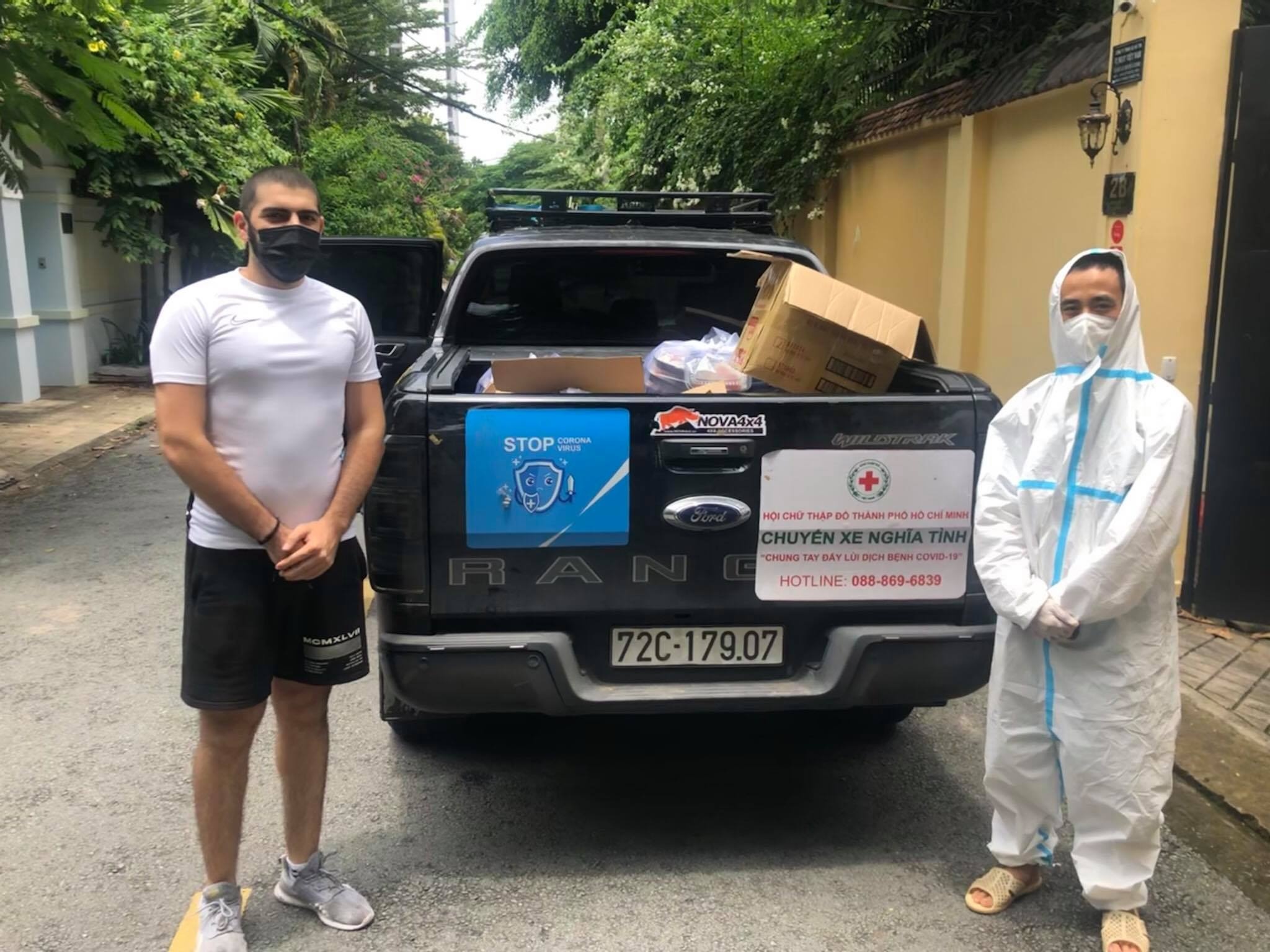 nguoi nuoc ngoai tang suat an o thao dien anh 2