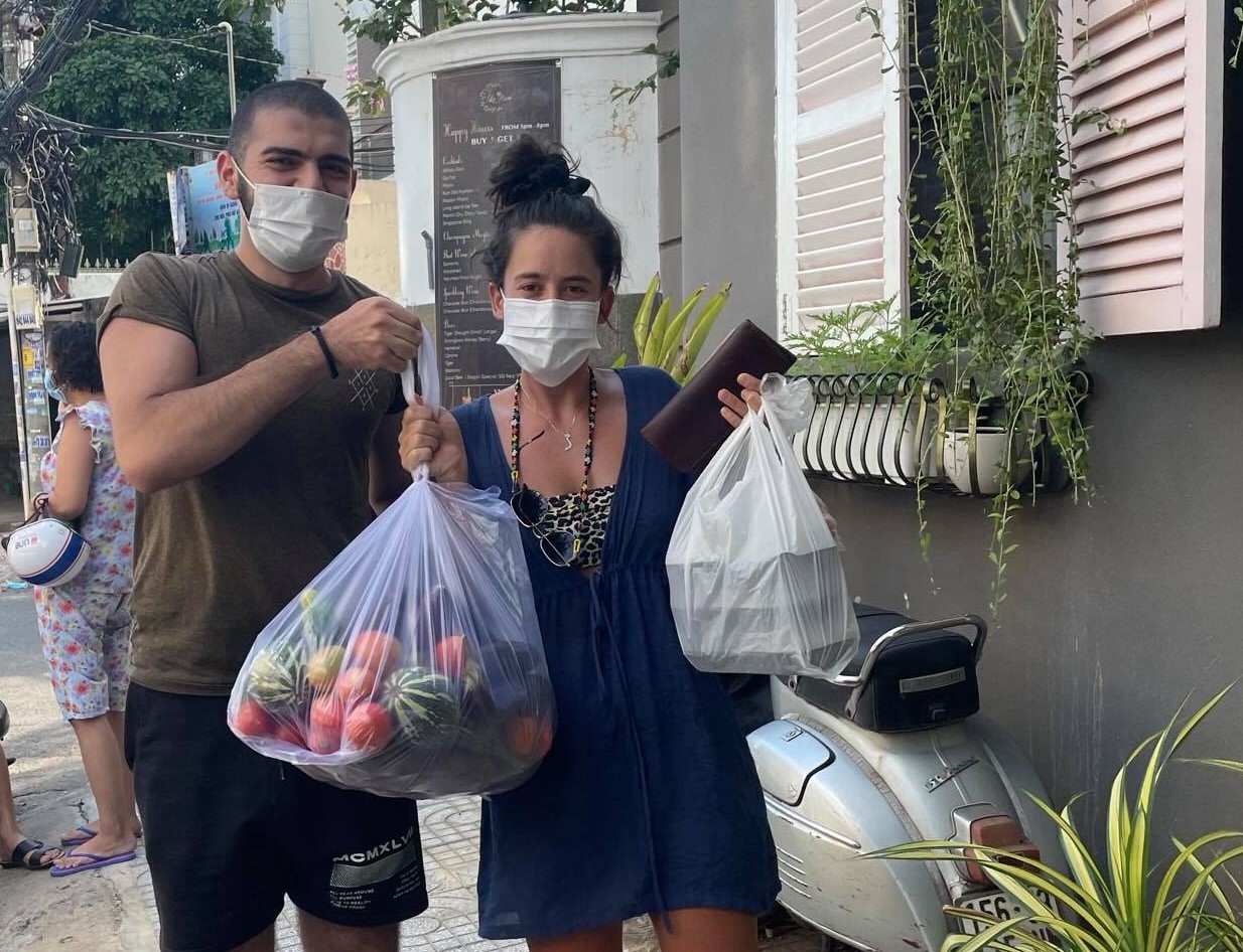 nguoi nuoc ngoai tang suat an o thao dien anh 1