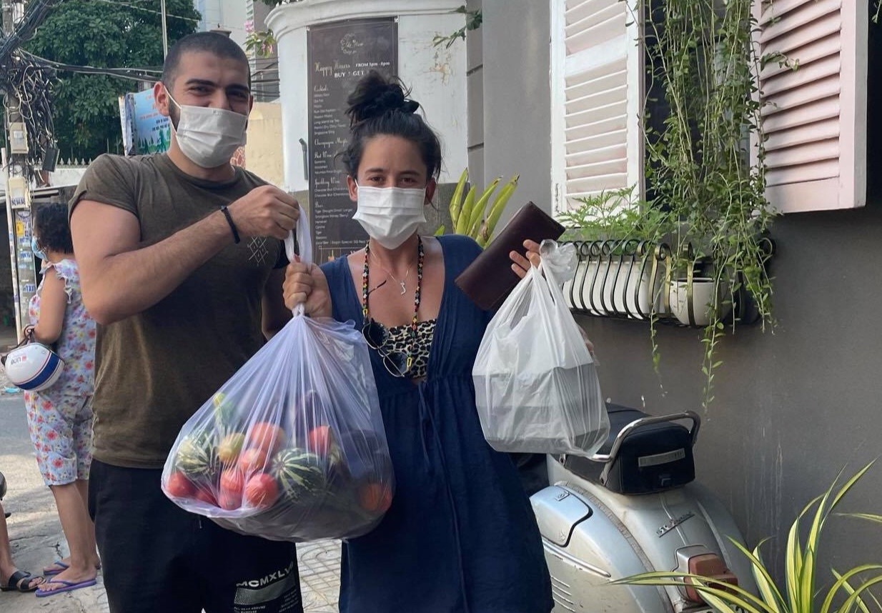 người nước ngoài tặng suất ăn ở thảo điền ảnh 5 nguoi nuoc ngoai tang suat an o thao dien anh 5