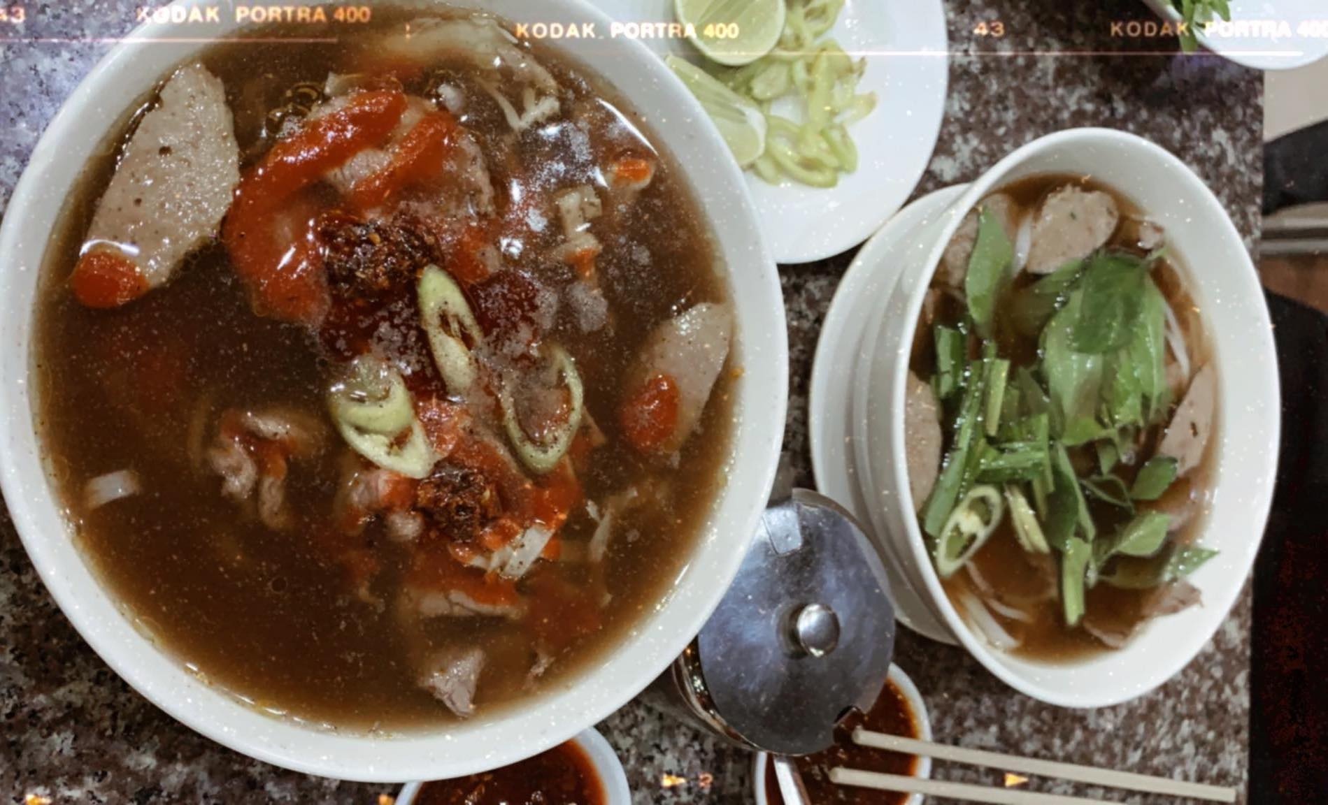 người trẻ ăn uống khi bình thường mới ảnh 6 nguoi tre an uong khi binh thuong moi anh 6