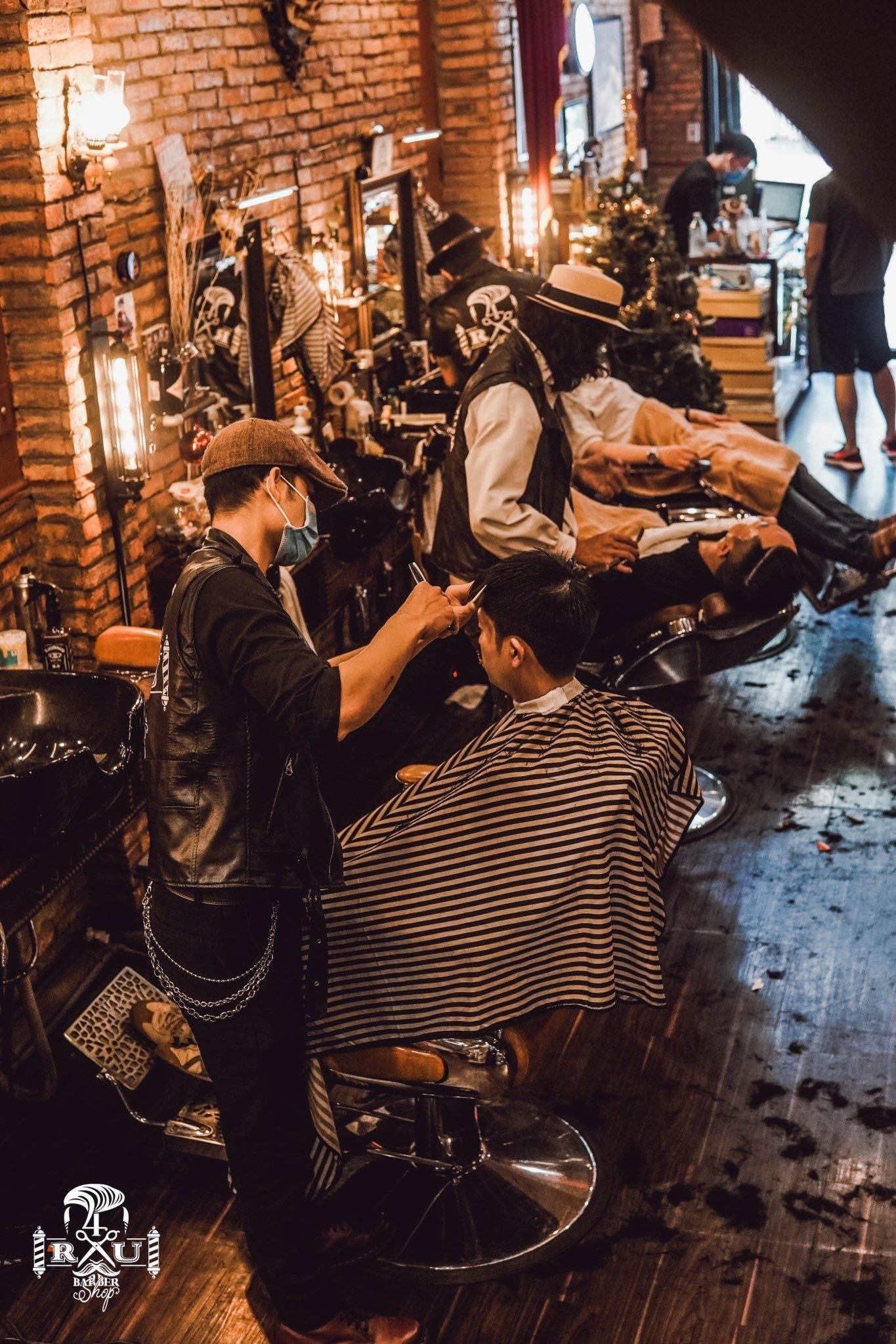 tiem toc o TPHCM nhan lich kin anh 5