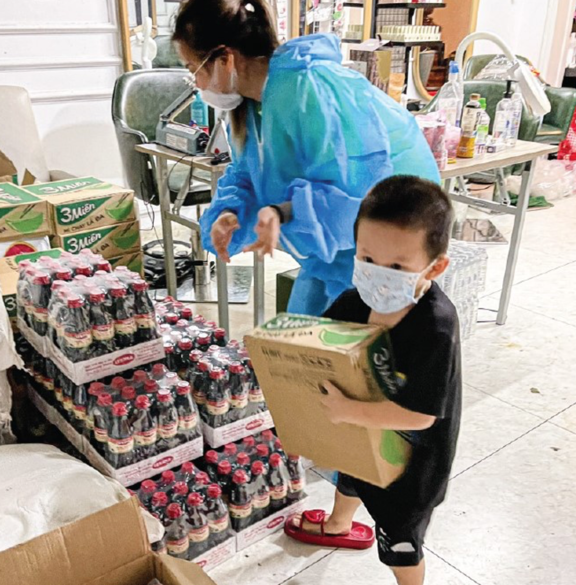 tiem toc o TPHCM nhan lich kin anh 3