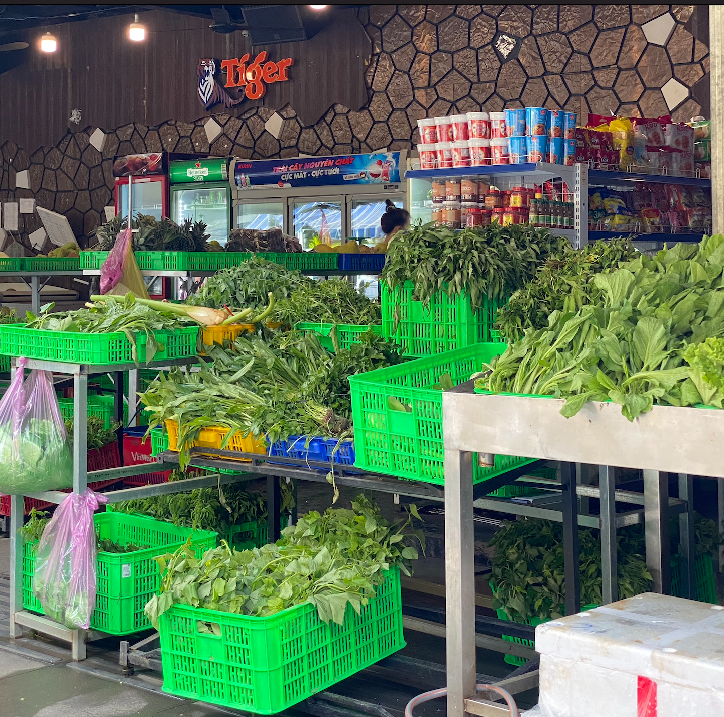 Phố Tây Bùi Viện chuyển sang bán rau ảnh 2 Pho Tay Bui Vien chuyen sang ban rau anh 2