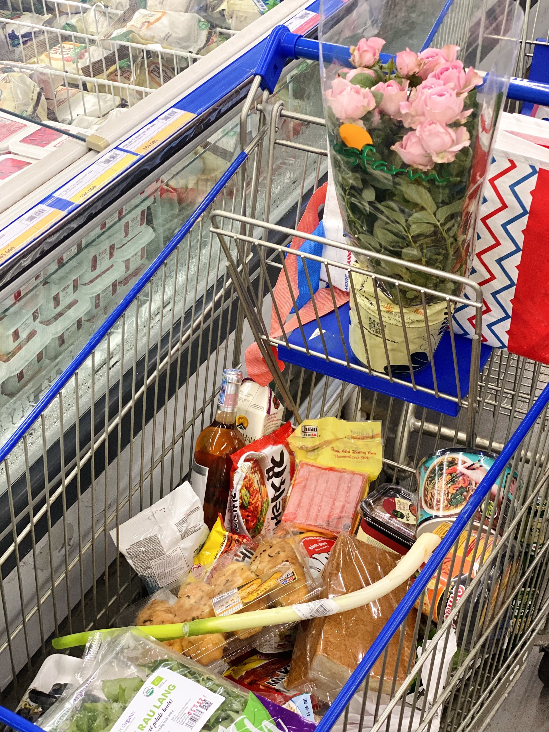 người dân ở TPHCM mua sắm ảnh 2 nguoi dan o TPHCM mua sam anh 2