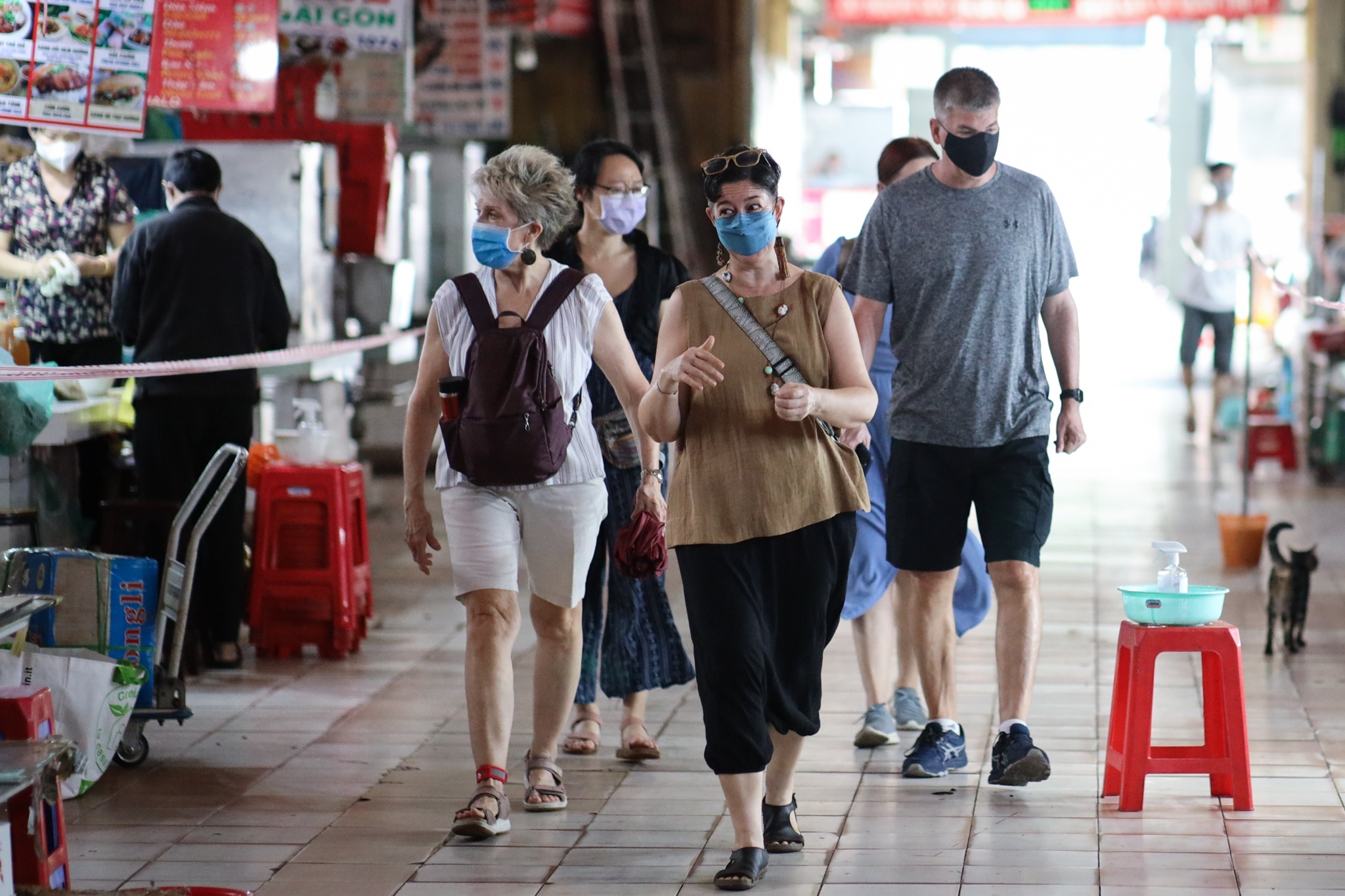 nguoi dan o TPHCM mua sam anh 6