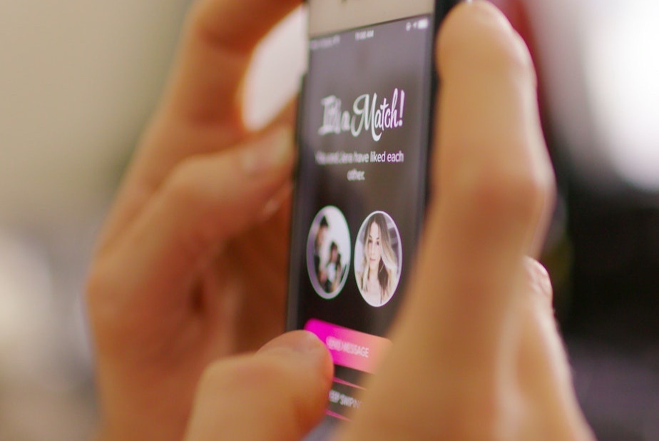 Cai ket cua nhung chuyen tinh online o TP.HCM sau gian cach hinh anh