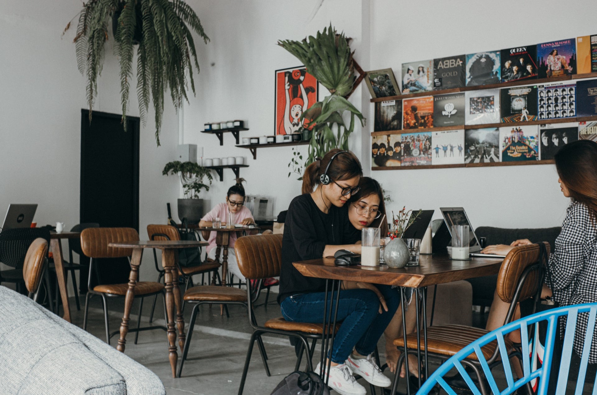 Nha hang,  quan ca phe tai TP.HCM mong cho ban tai cho anh 2