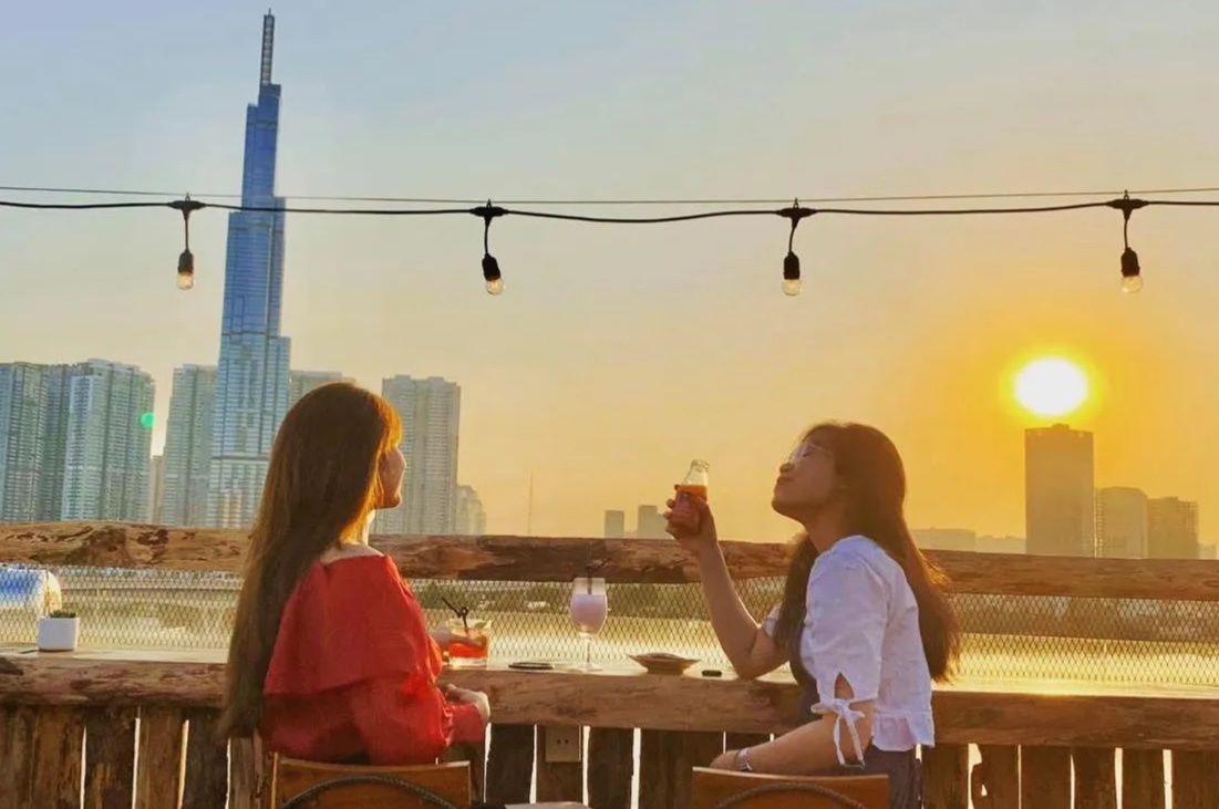 Hen nhau di ngam hoang hon o TP.HCM hinh anh