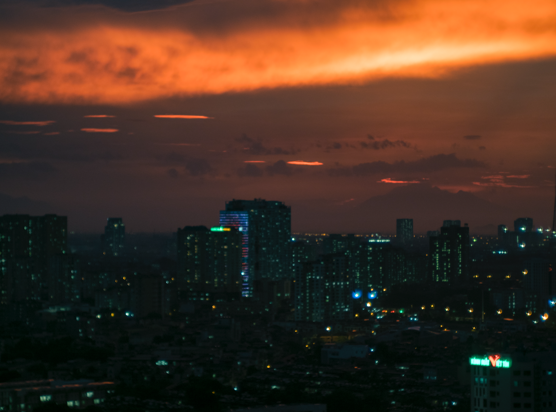 Hoang hon tu tren cao o TPHCM anh 7