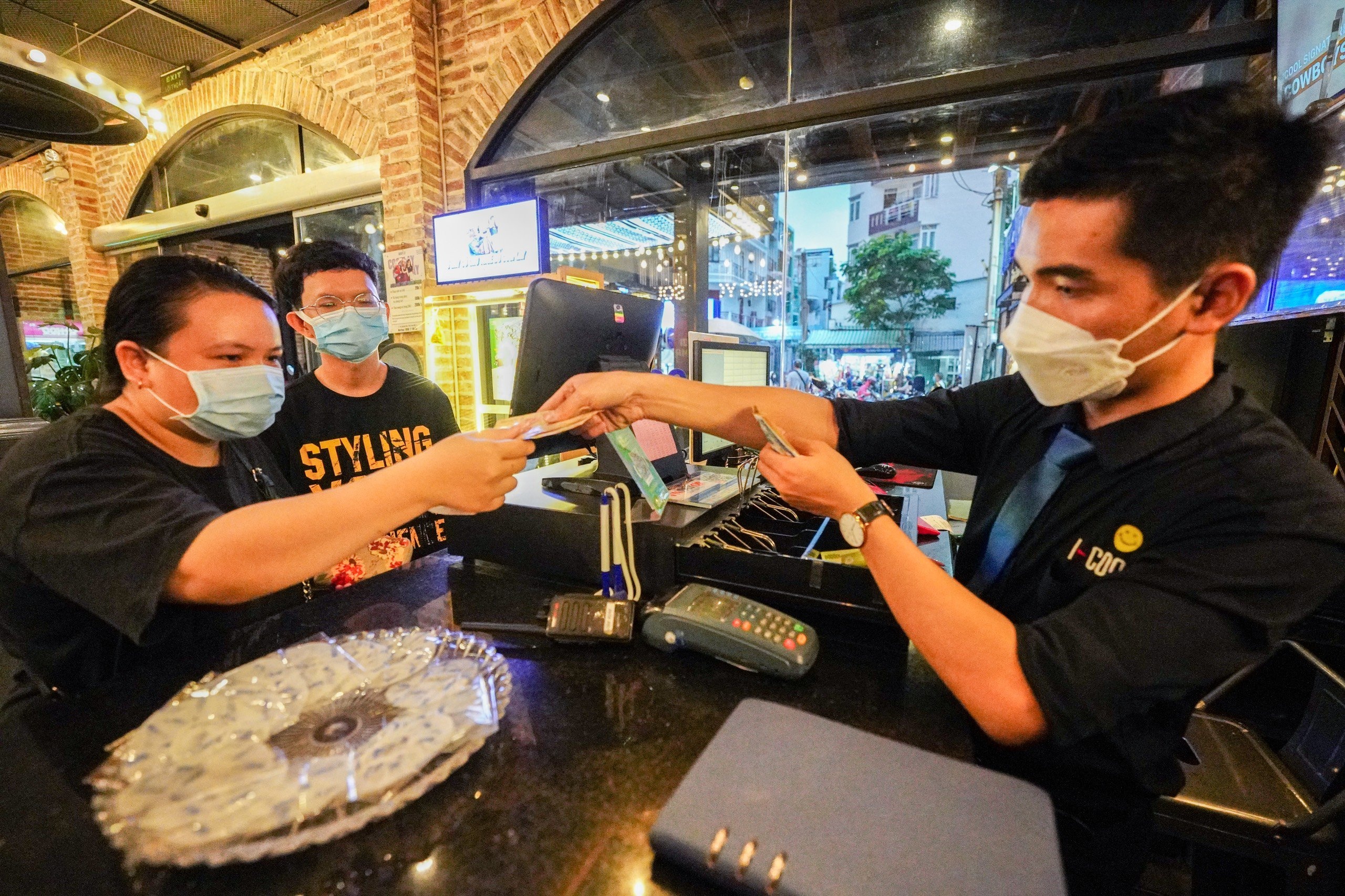 Karaoke,  spa tai TP.HCM sau thong bao ngung hoat dong anh 3