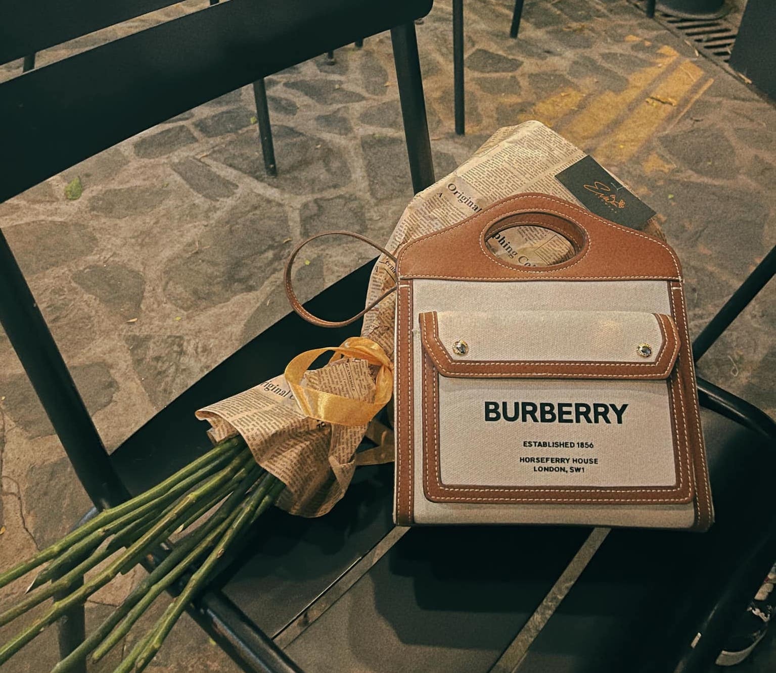 mua đồ hiệu bất chấp bão giá ảnh 5 mua do hieu bat chap bao gia anh 5