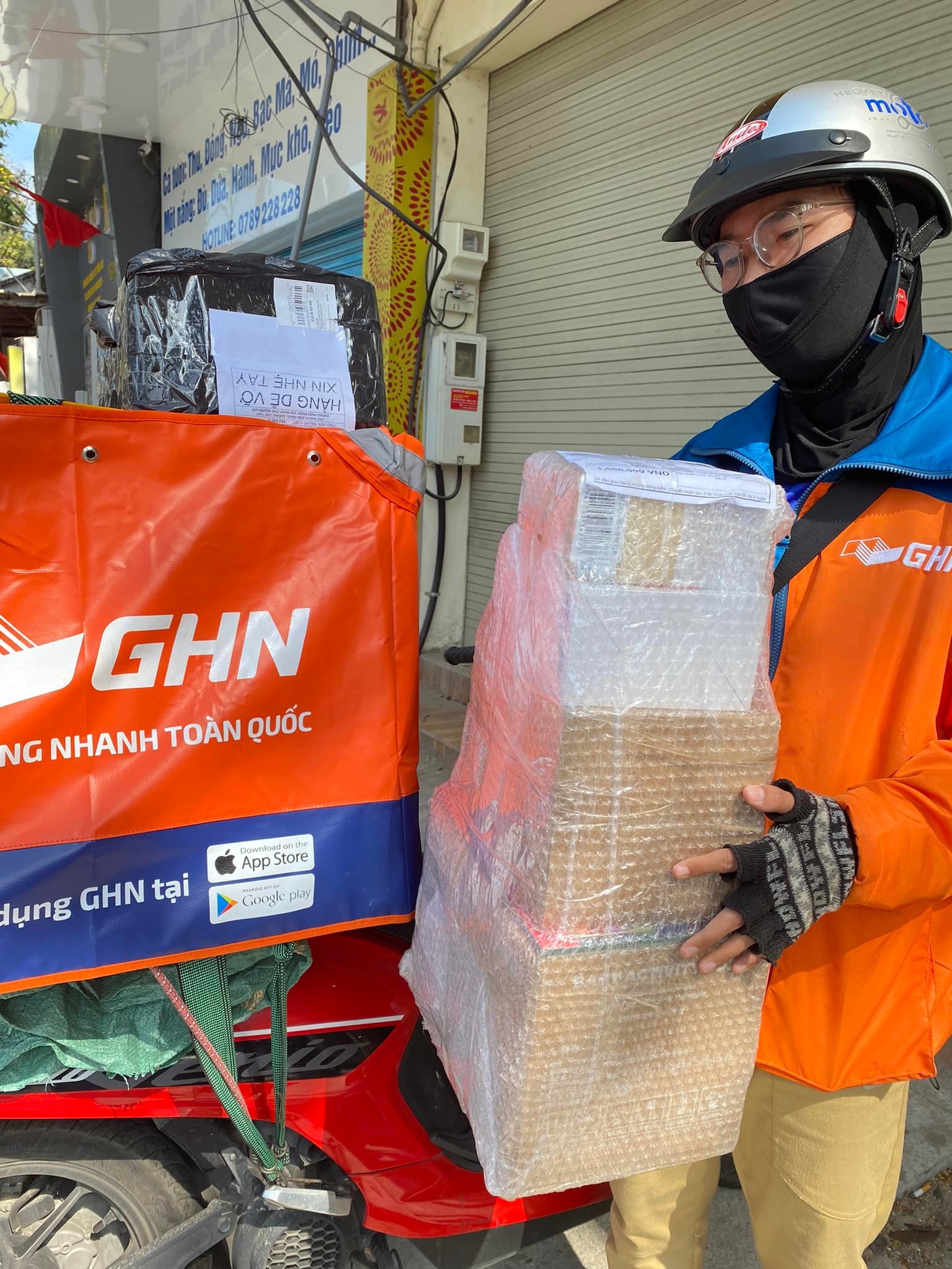 cho hang online vi tac bien anh 2