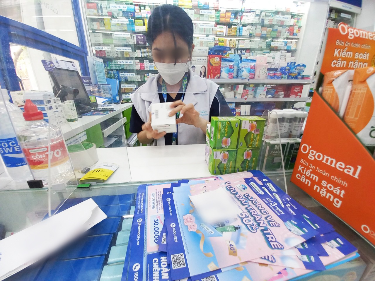 Nha thuoc lon o Ha Noi ban thuoc khang virus anh 1