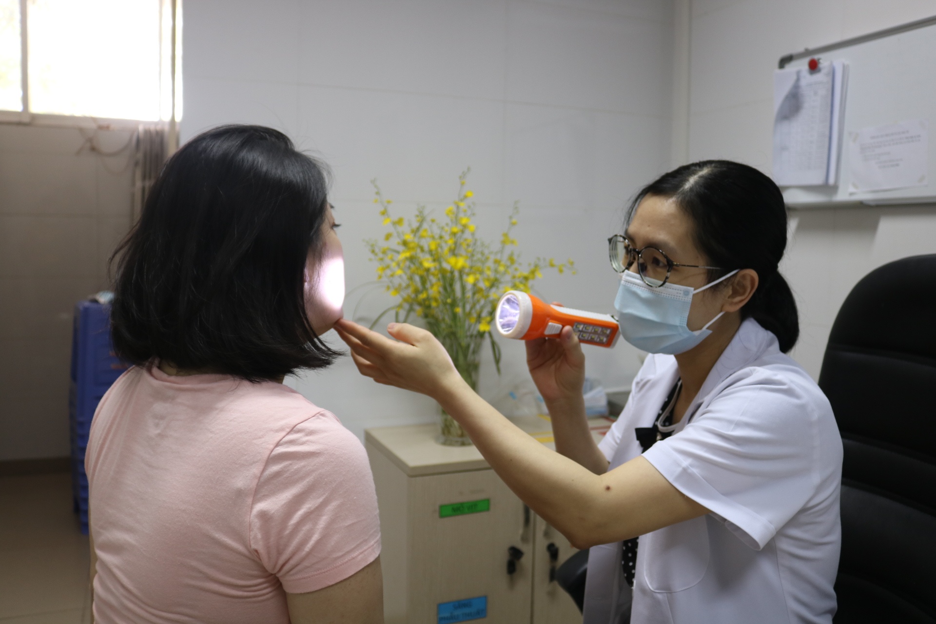 Mun moc lien tuc hau Covid-19 hinh anh