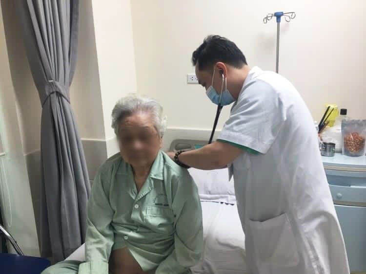 Dong mau hau Covid-19 anh 1