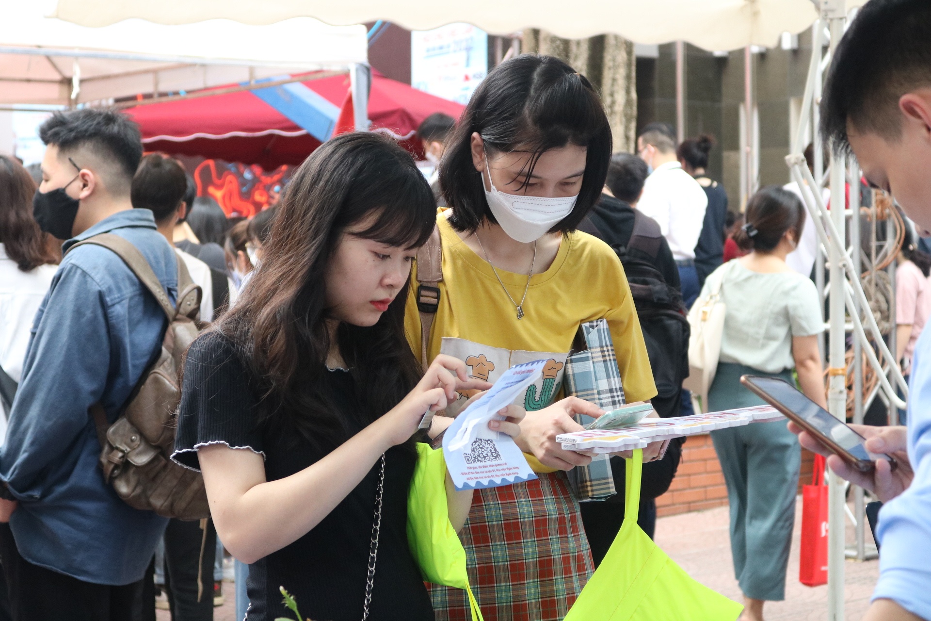 Hoc online qua lau, sinh vien lo thieu ky nang khi di xin viec hinh anh