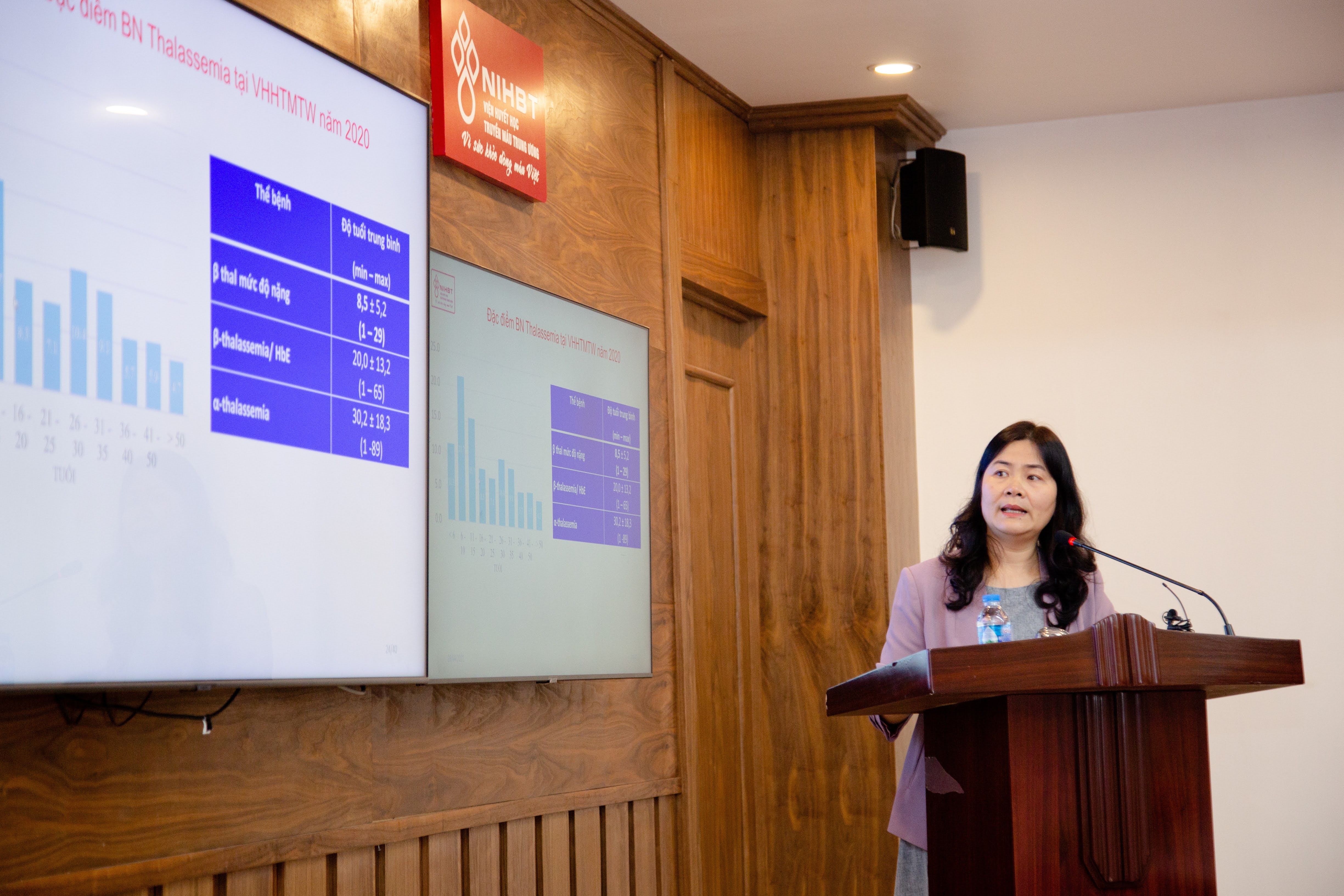 Khuon mat vang nu cuoi cua tre bi tan mau bam sinh anh 3