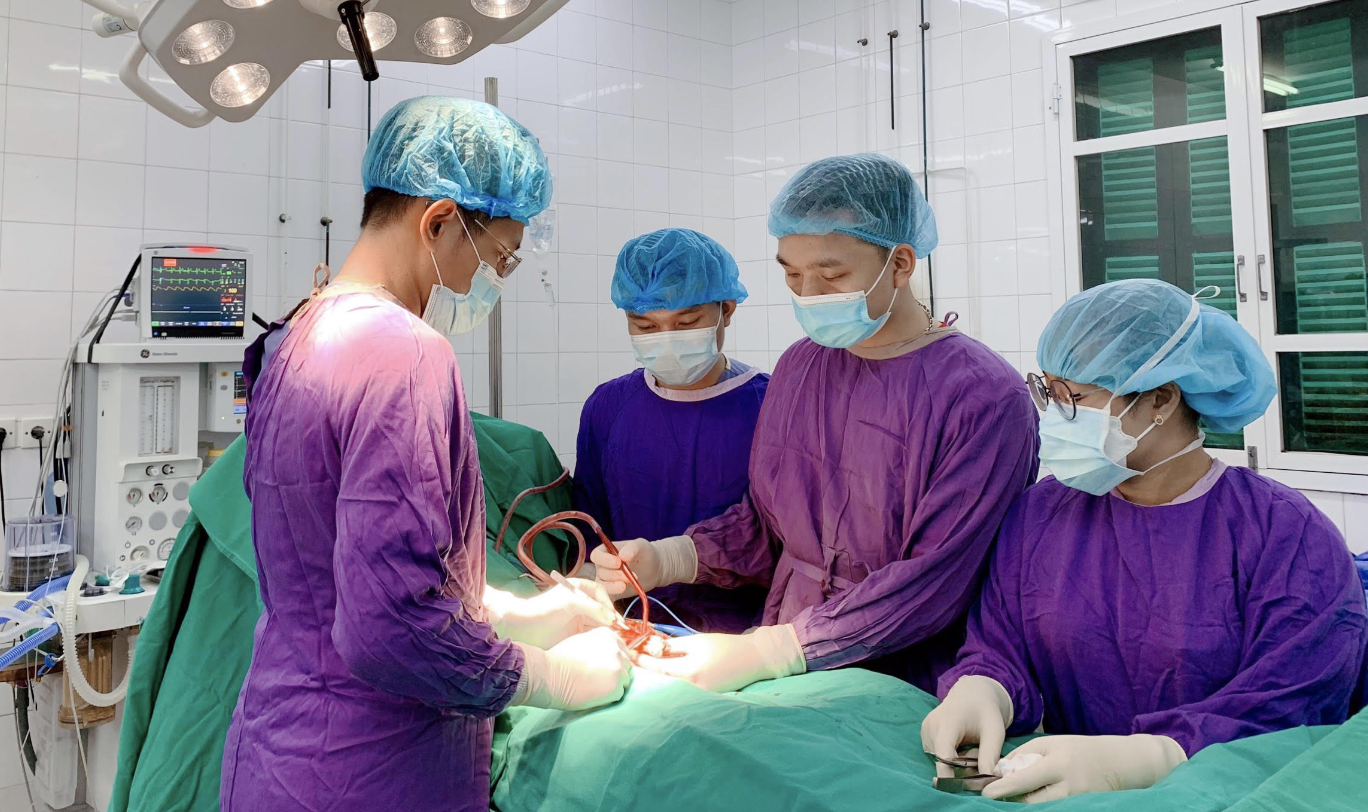 Người đàn ông bị chấn thương tinh hoàn khi đá bóng  ảnh 1 Nguoi dan ong bi chan thuong tinh hoan khi da bong anh 1