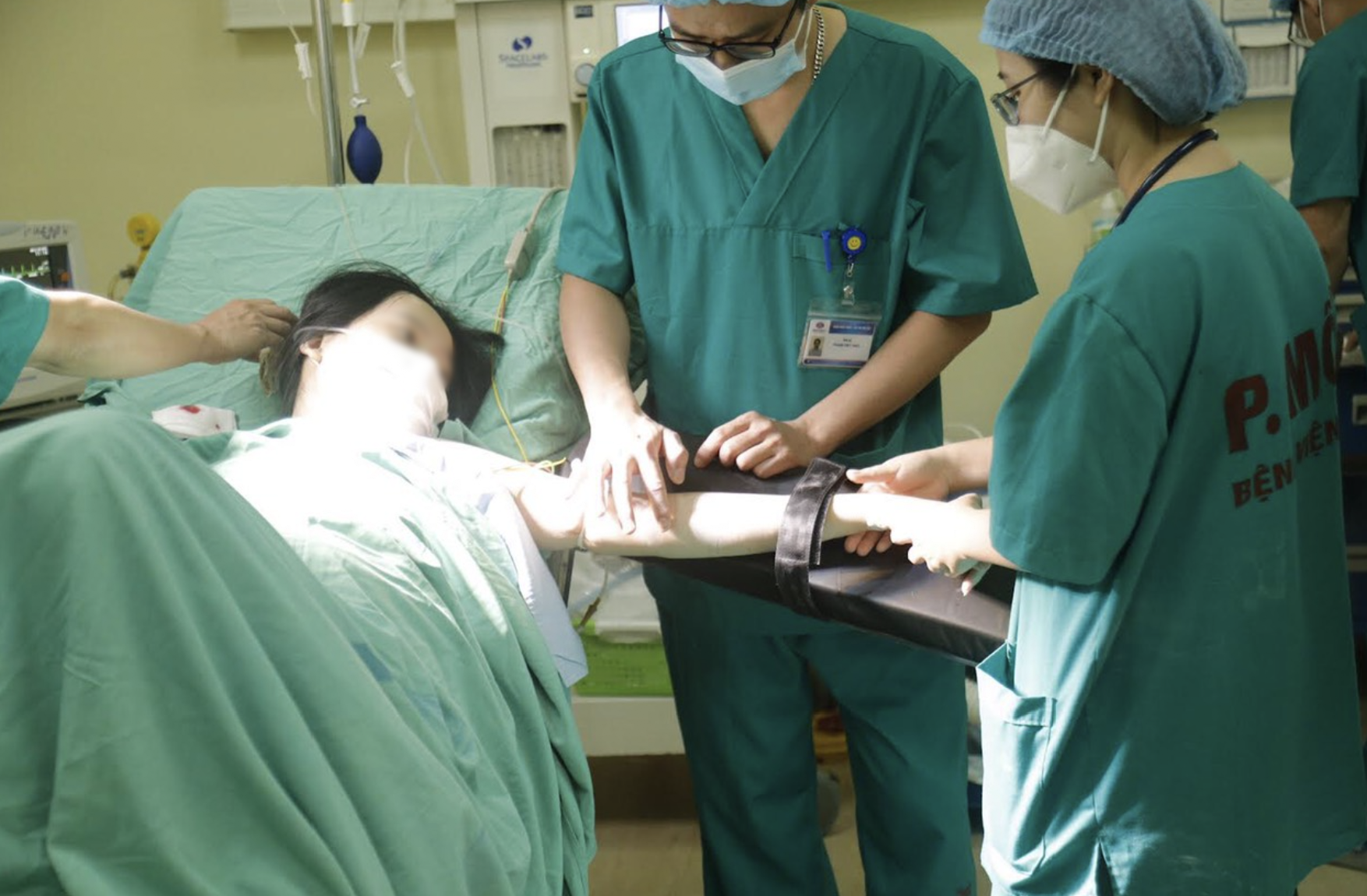 Phát hiện ung thư sau khi ra máu bất thường ảnh 1 Phat hien ung thu sau khi ra mau bat thuong anh 1