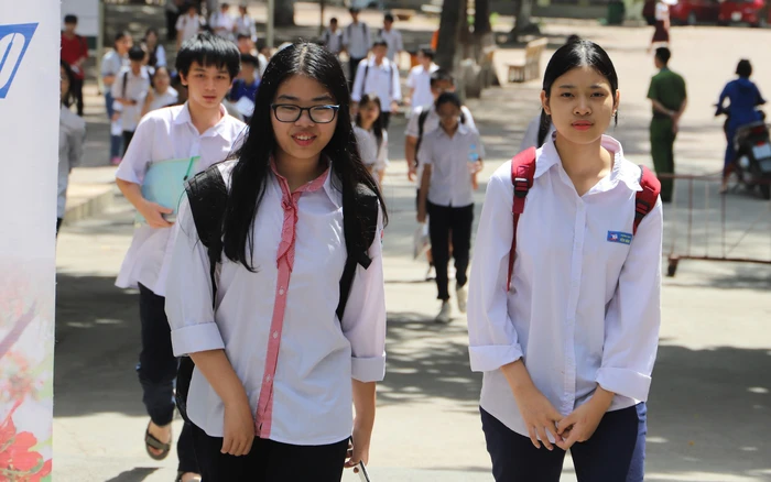 mừng rỡ khi trượt trường chuyên ảnh 1 mung ro khi truot truong chuyen anh 1