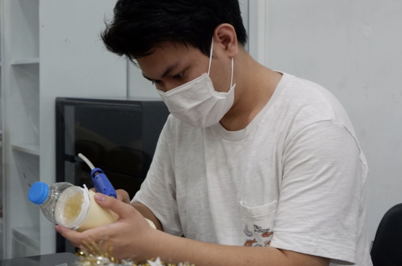 Nam sinh o TP.HCM gianh hoc bong 6 ty dong anh 2