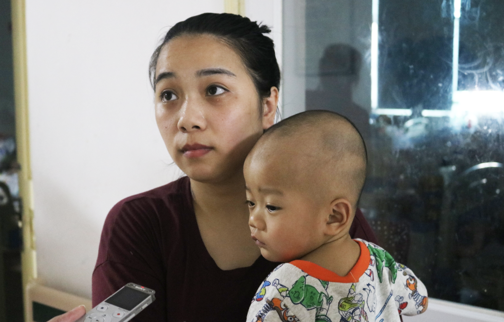 Nang nong,  tre nhap vien vi viem phoi tang anh 1