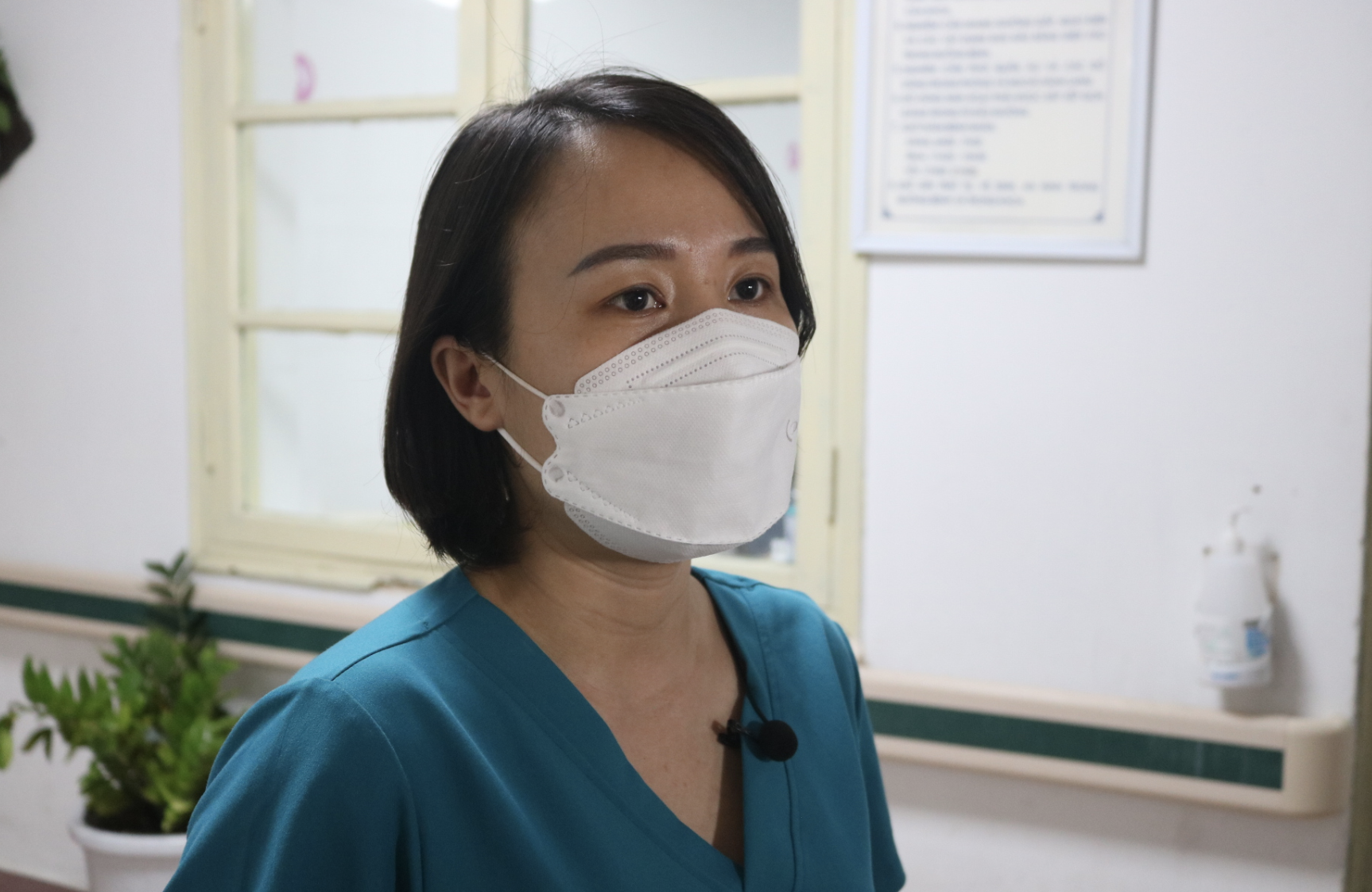 Nang nong,  tre nhap vien vi viem phoi tang anh 2